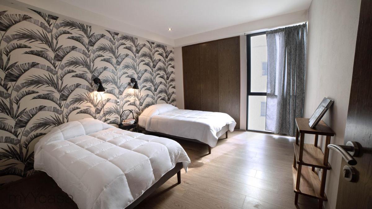 Wisconsin 68 PH1 · Brand New PH with Private Rooftop @ WTC view 4