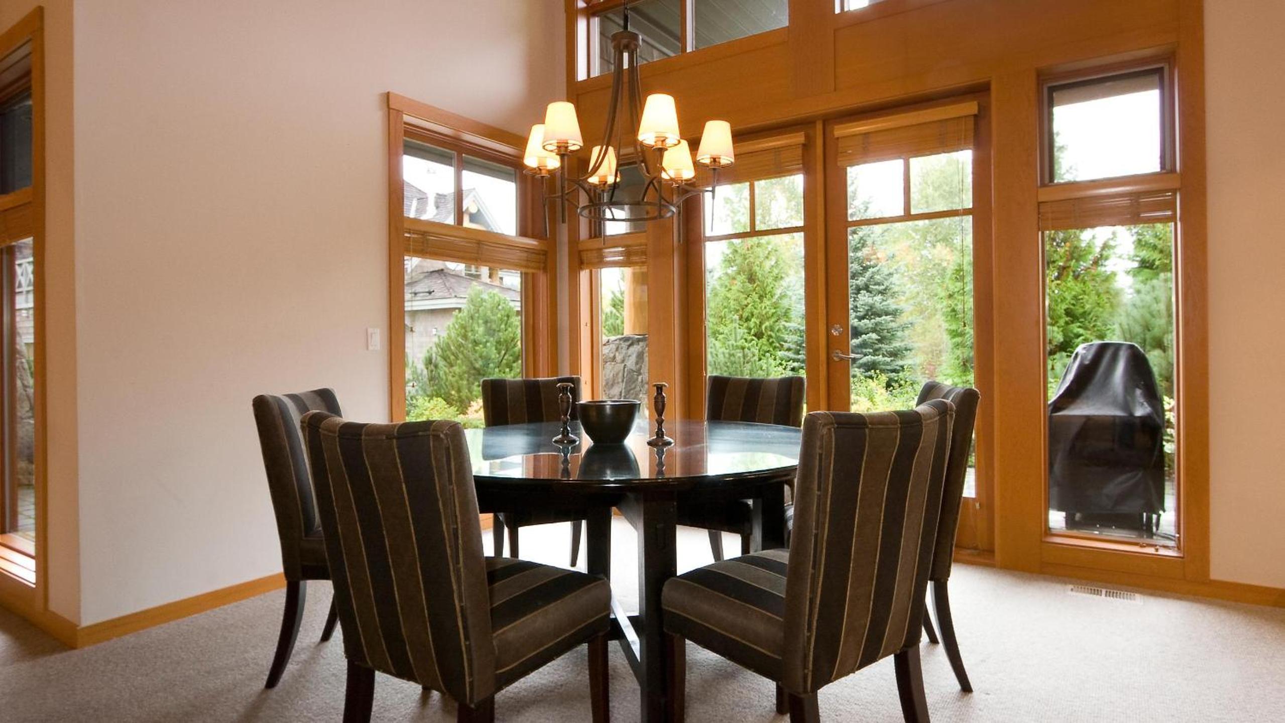 Goldenwood 8336 | Family-sized Townhome with Private Hot Tub, Secure Parking & Golf Course Views
