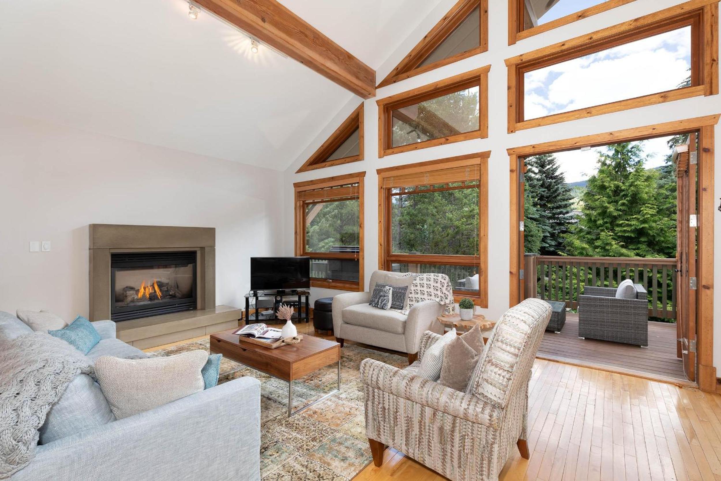 Meadow Green Chalet | Large Family-Friendly Chalet, Mountain Views, Fireplace, Hot Tub
