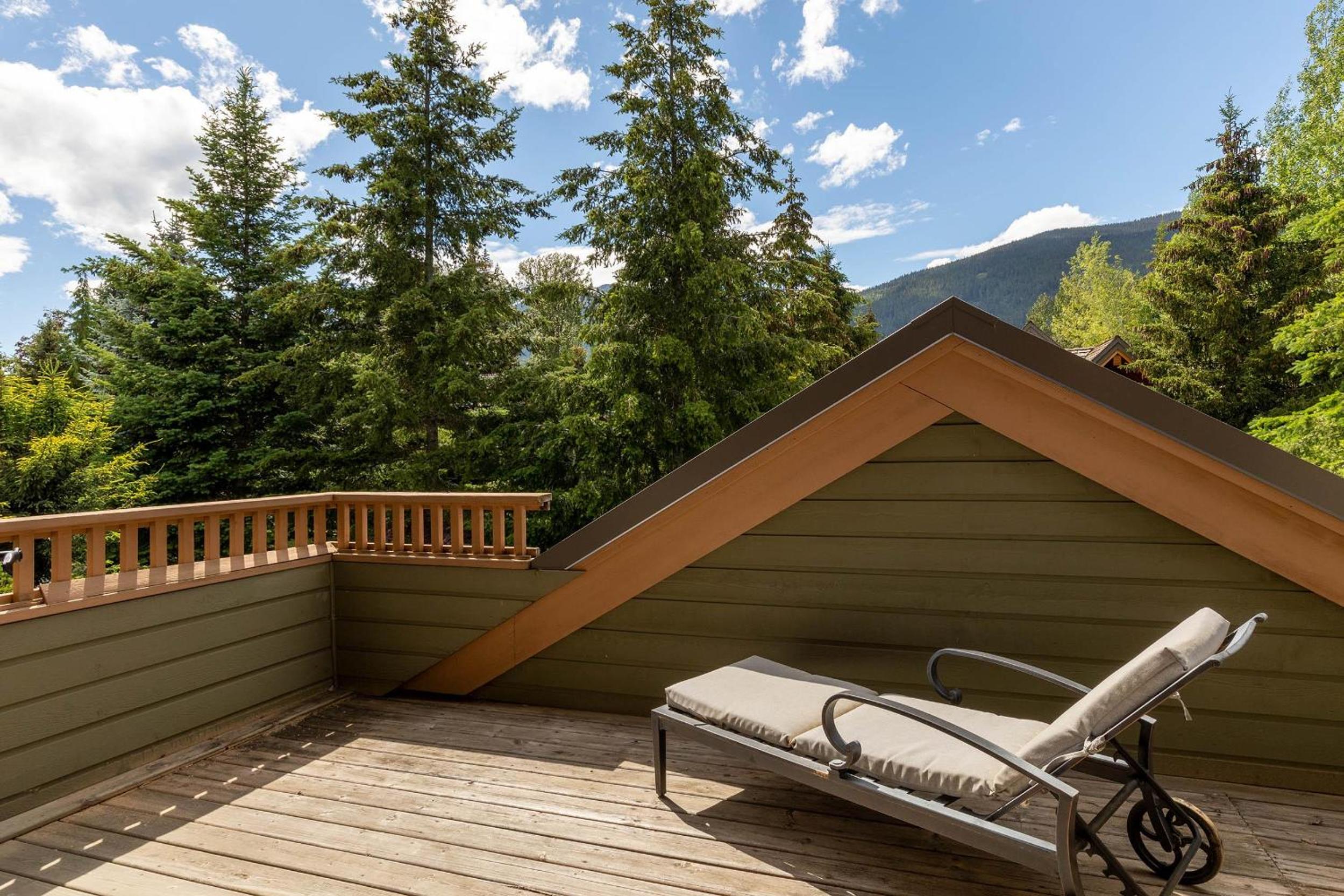Meadow Green Chalet | Large Family-Friendly Chalet, Mountain Views, Fireplace, Hot Tub