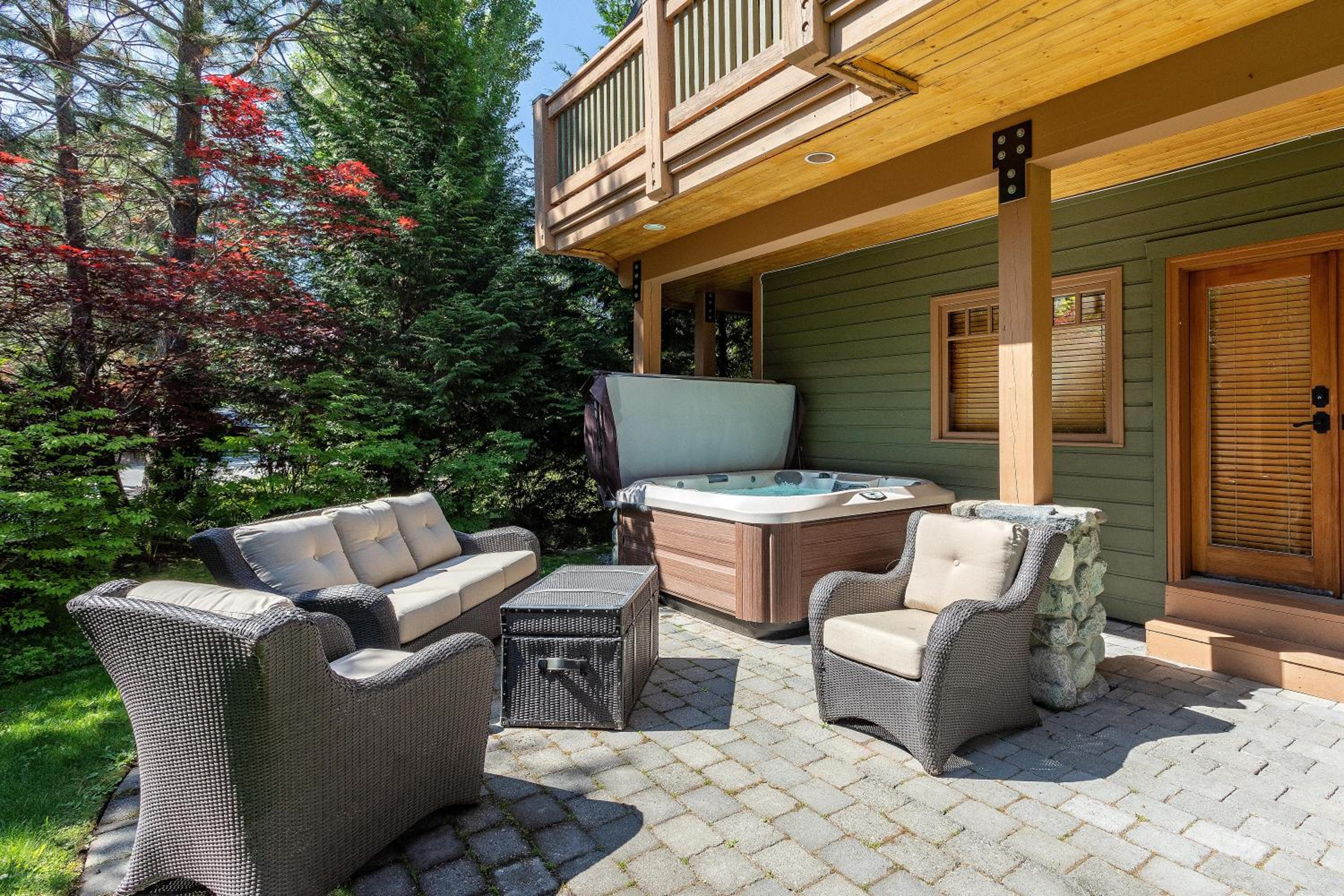 Meadow Green Chalet | Large Family-Friendly Chalet, Mountain Views, Fireplace, Hot Tub