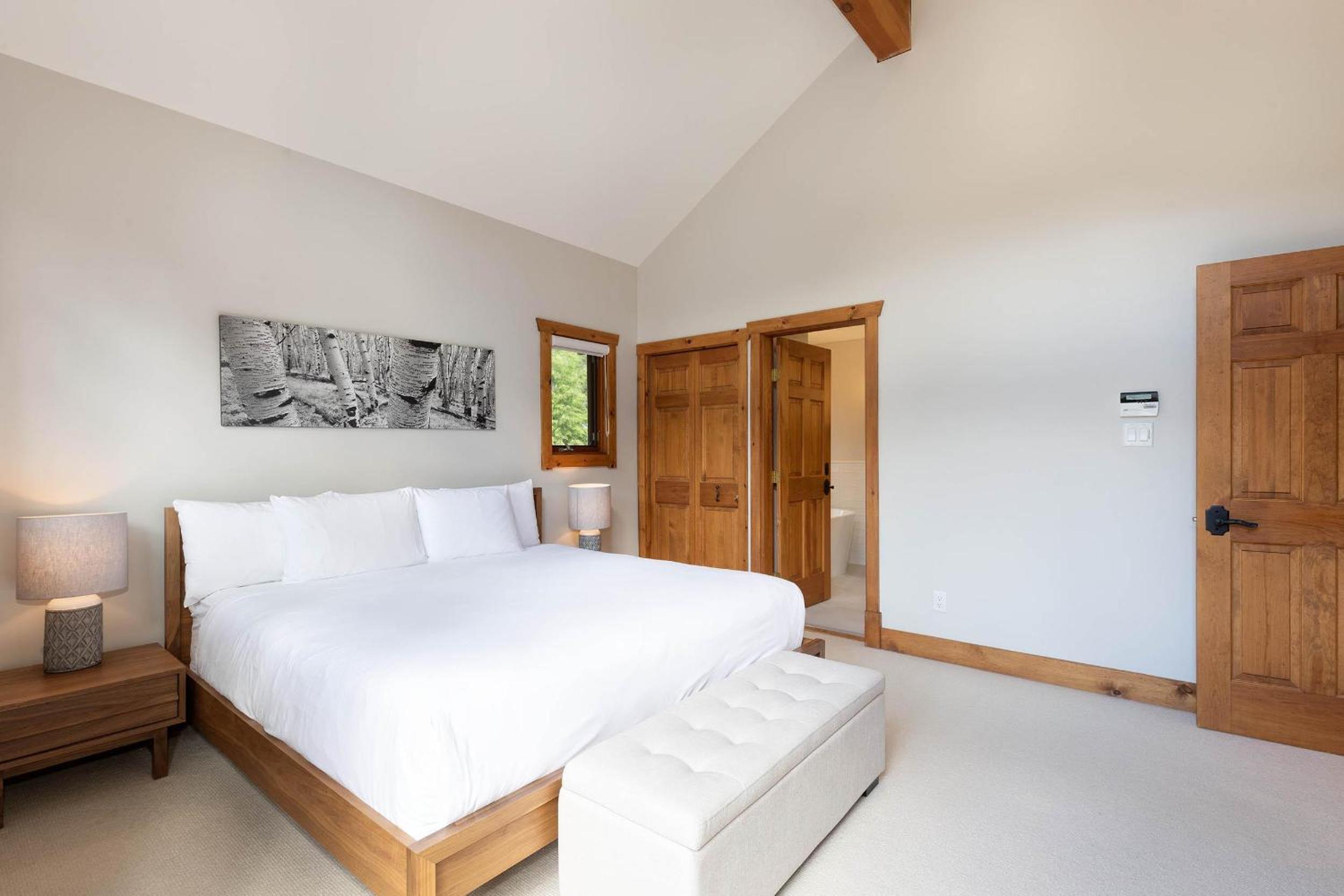 Meadow Green Chalet | Large Family-Friendly Chalet, Mountain Views, Fireplace, Hot Tub