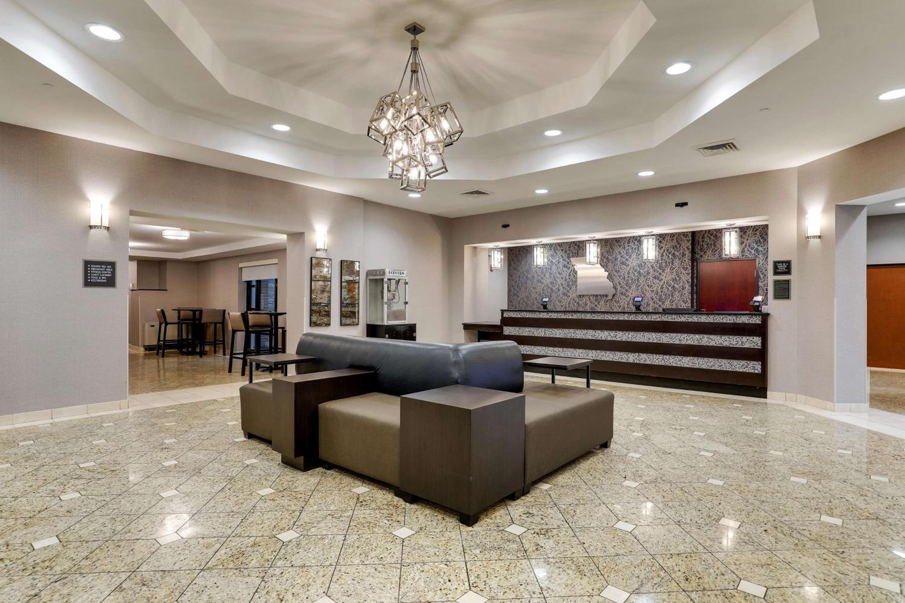 St Joseph Vacations - Drury Inn  Suites St Joseph - Property Image 3