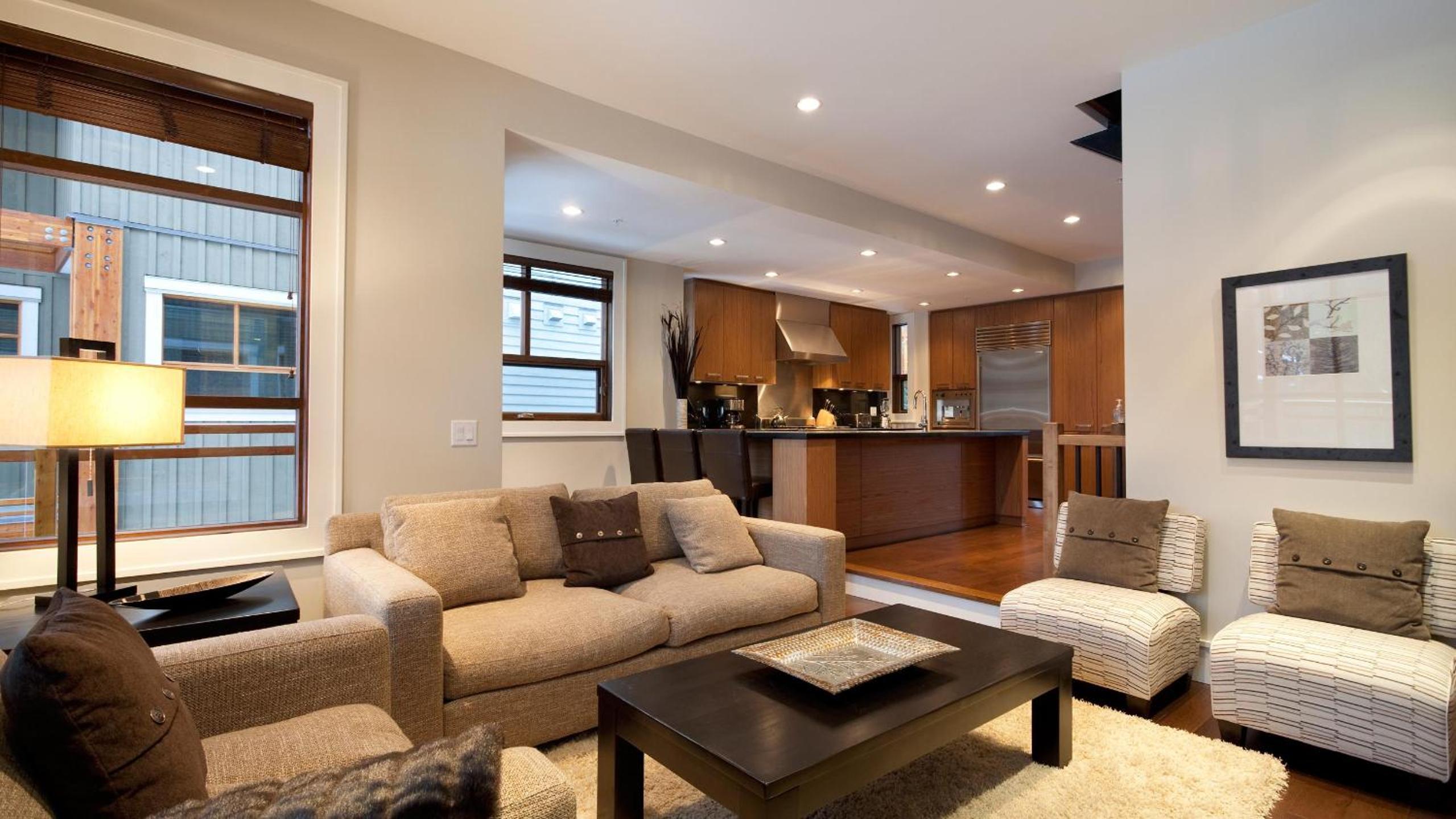 Fitzsimmons Walk 24 | Luxurious Townhome with Mountain Views, Hot Tub & Garage