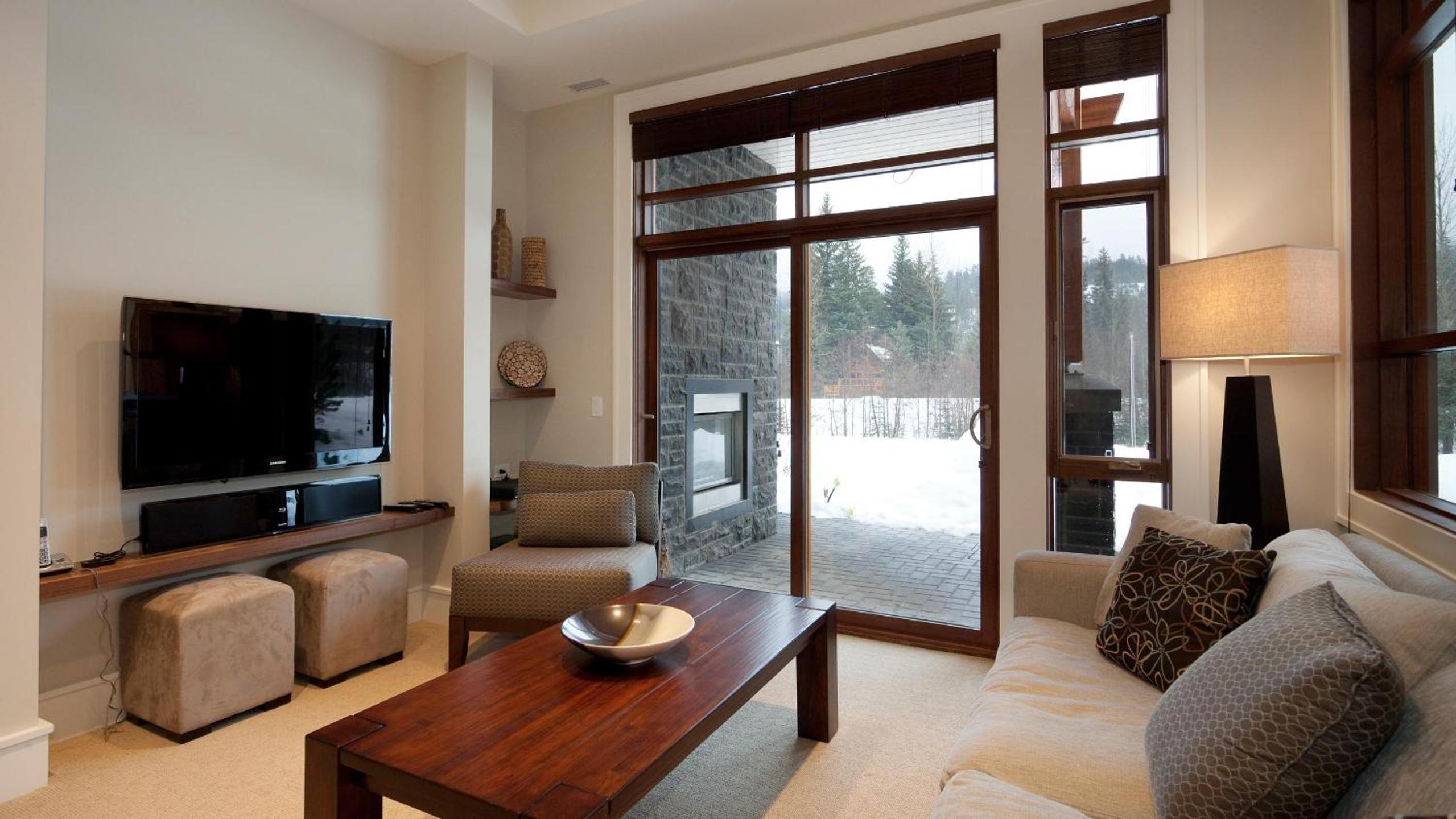 Fitzsimmons Walk 24 | Luxurious Townhome with Mountain Views, Hot Tub & Garage