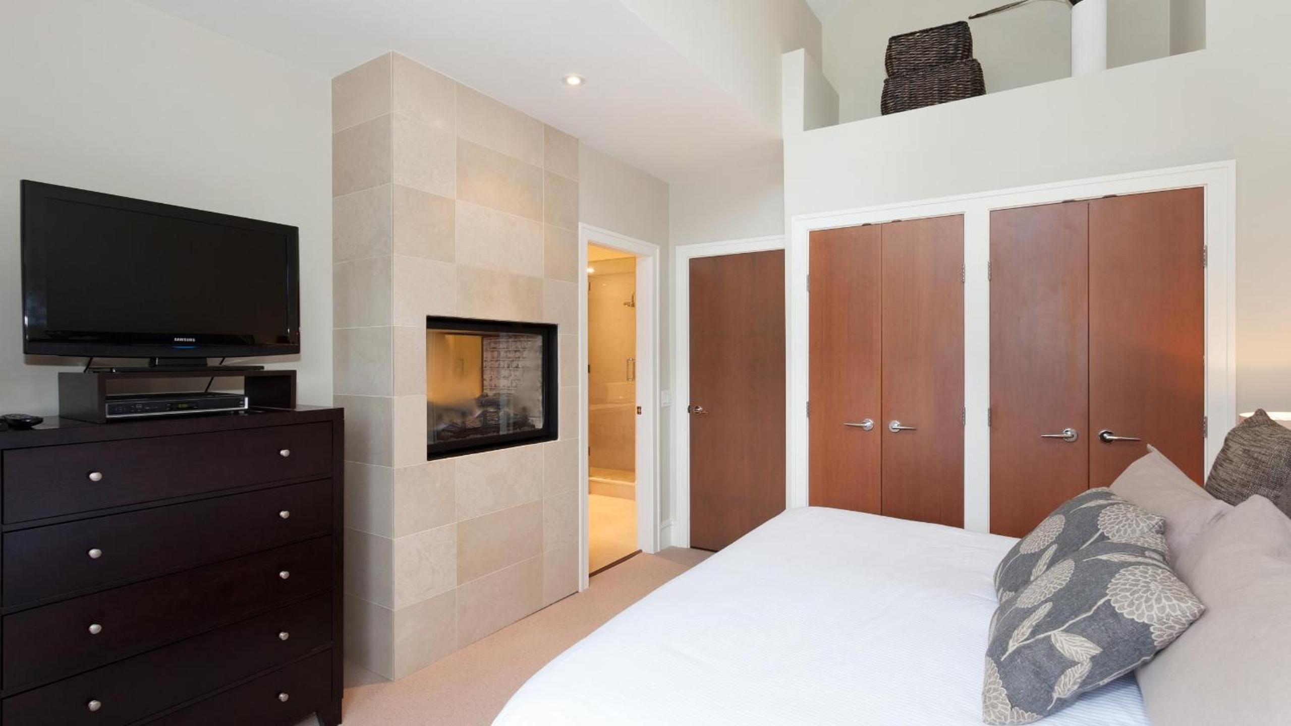 Fitzsimmons Walk 24 | Luxurious Townhome with Mountain Views, Hot Tub & Garage