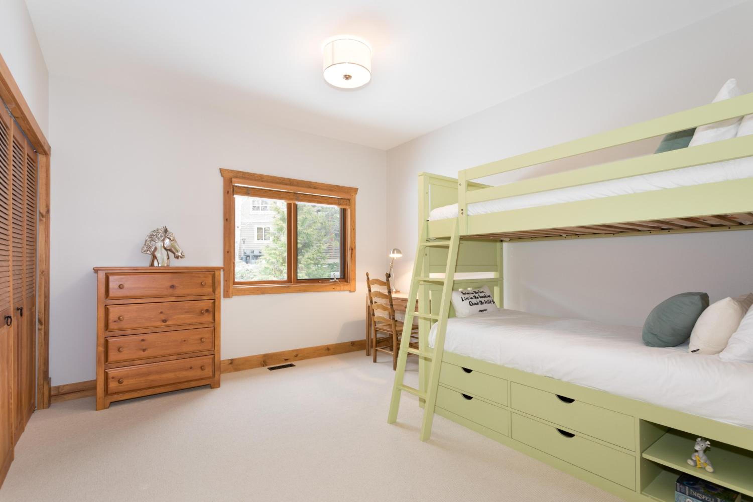 Meadow Green Chalet | Large Family-Friendly Chalet, Mountain Views, Fireplace, Hot Tub