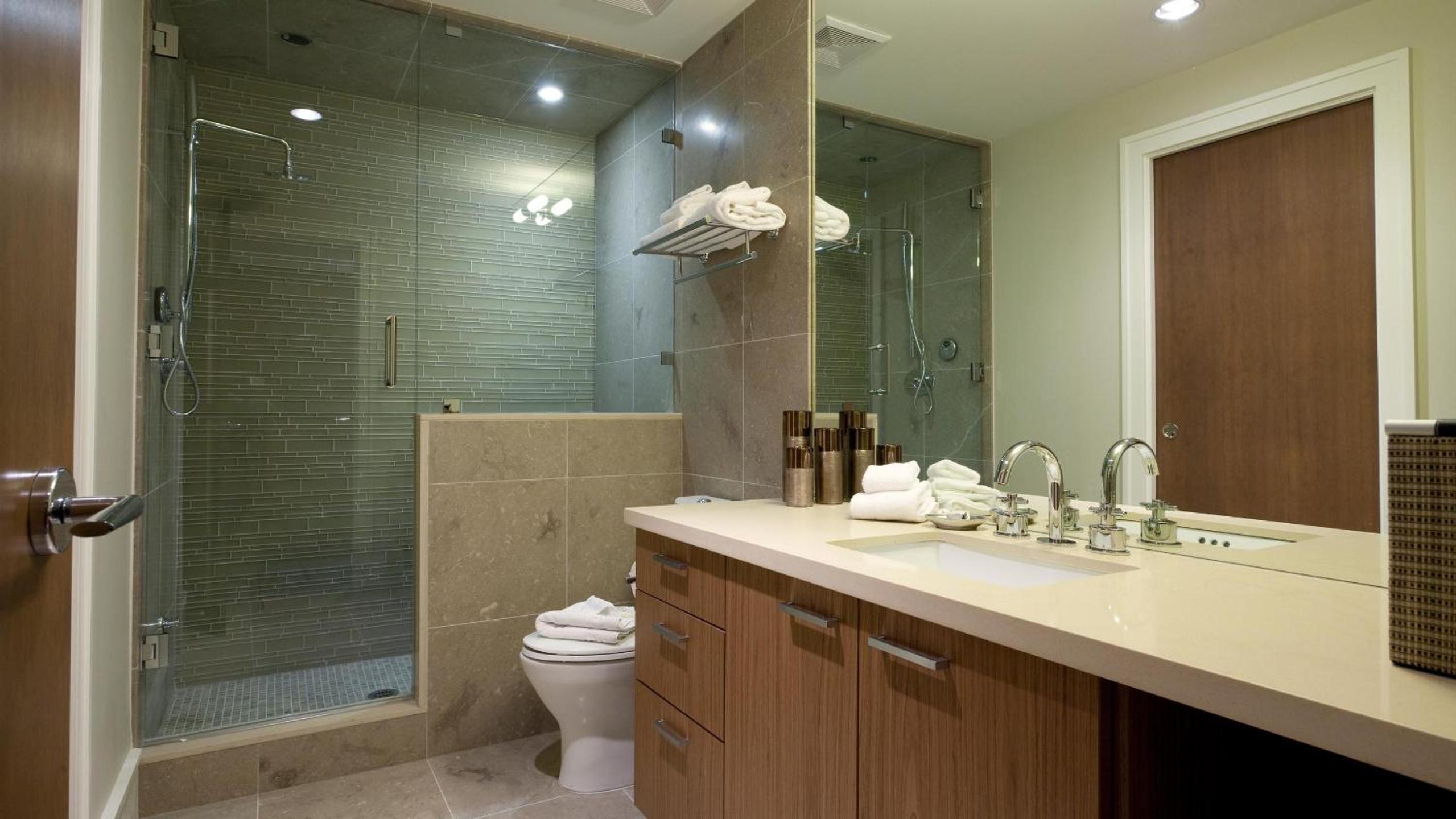Fitzsimmons Walk 24 | Luxurious Townhome with Mountain Views, Hot Tub & Garage