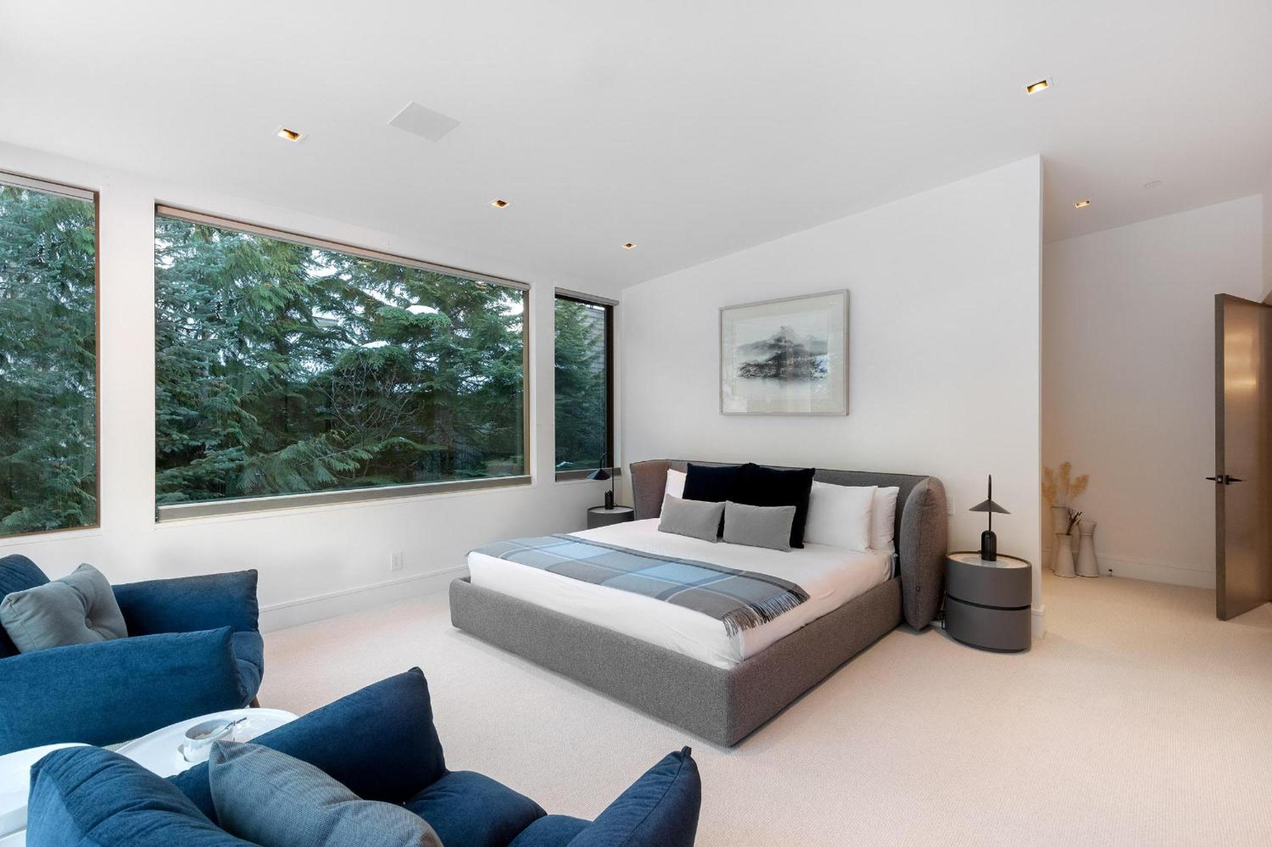 Kadenwood 2927 | Stylish Ski-Access Chalet, Hot Tub, Media Room, Views