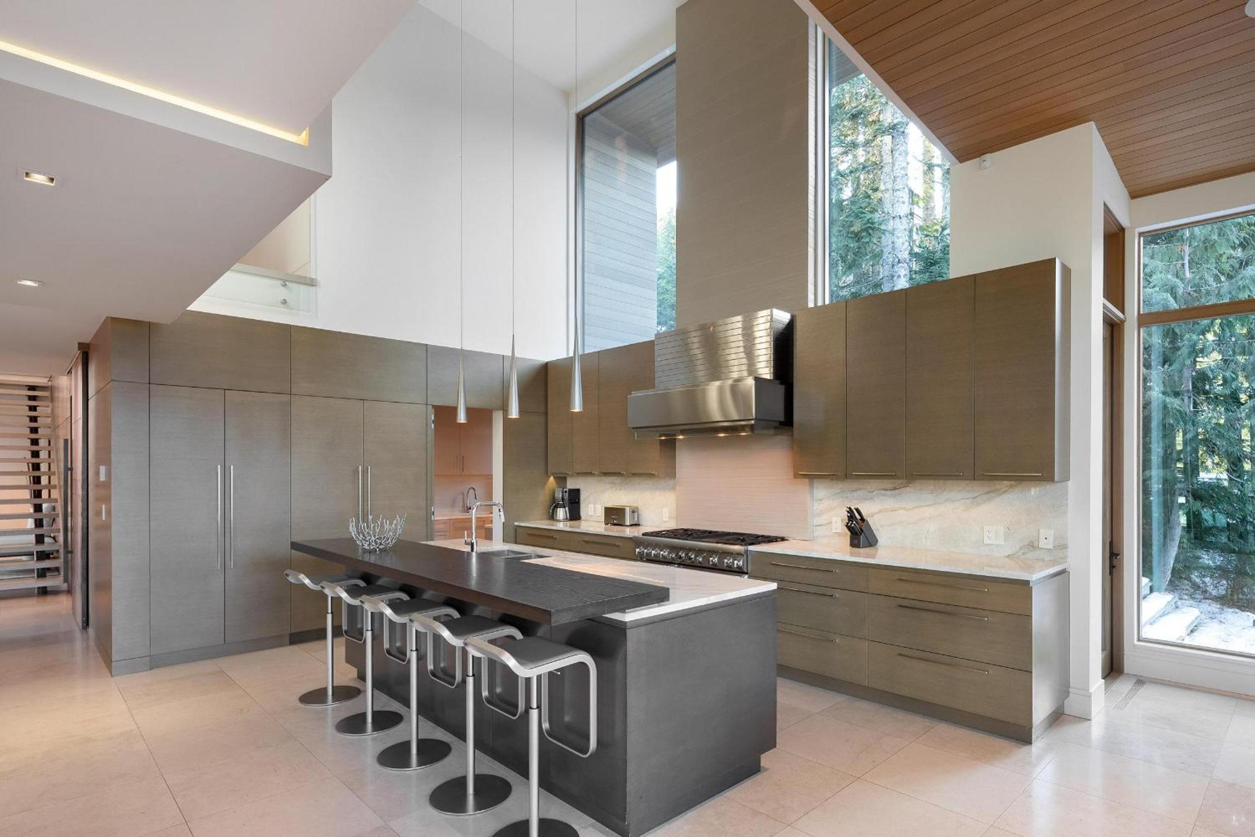 Kadenwood 2927 | Stylish Ski-Access Chalet, Hot Tub, Media Room, Views