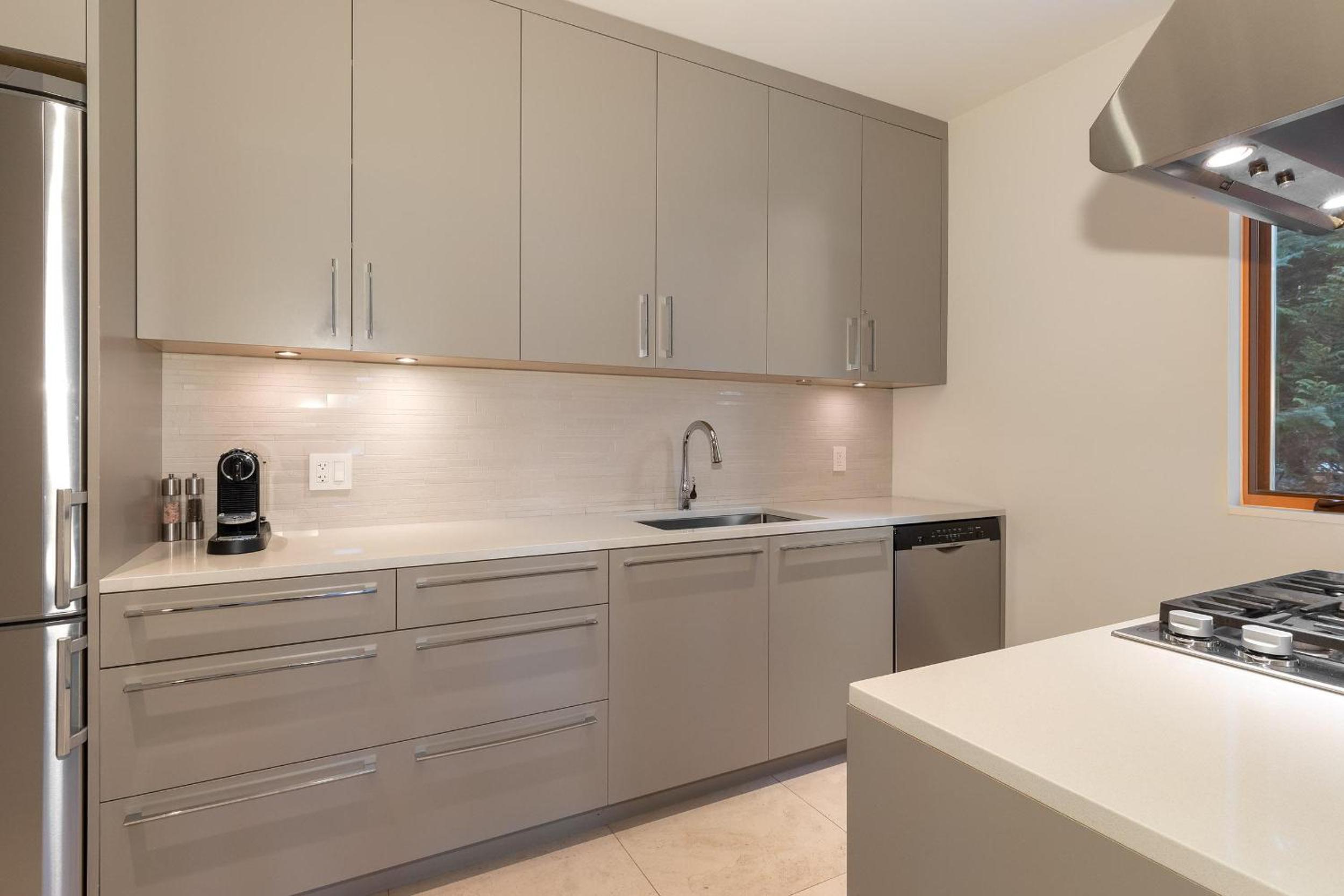 Kadenwood 2927 | Stylish Ski-Access Chalet, Hot Tub, Media Room, Views
