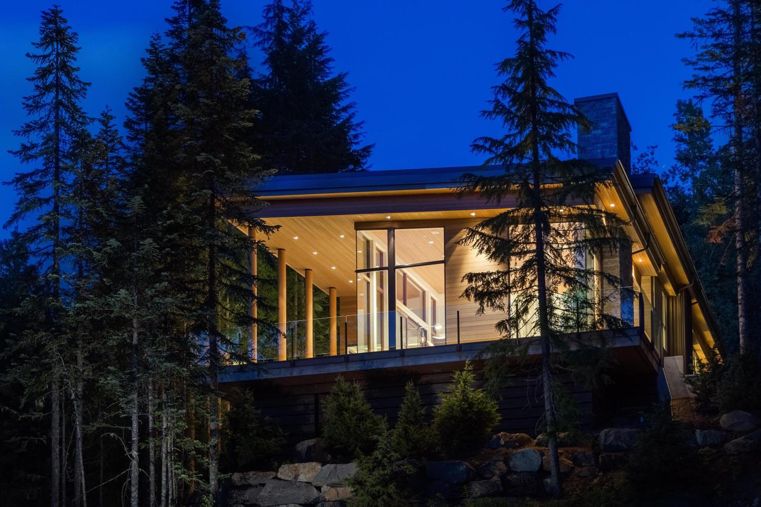Kadenwood 2927 | Stylish Ski-Access Chalet, Hot Tub, Media Room, Views