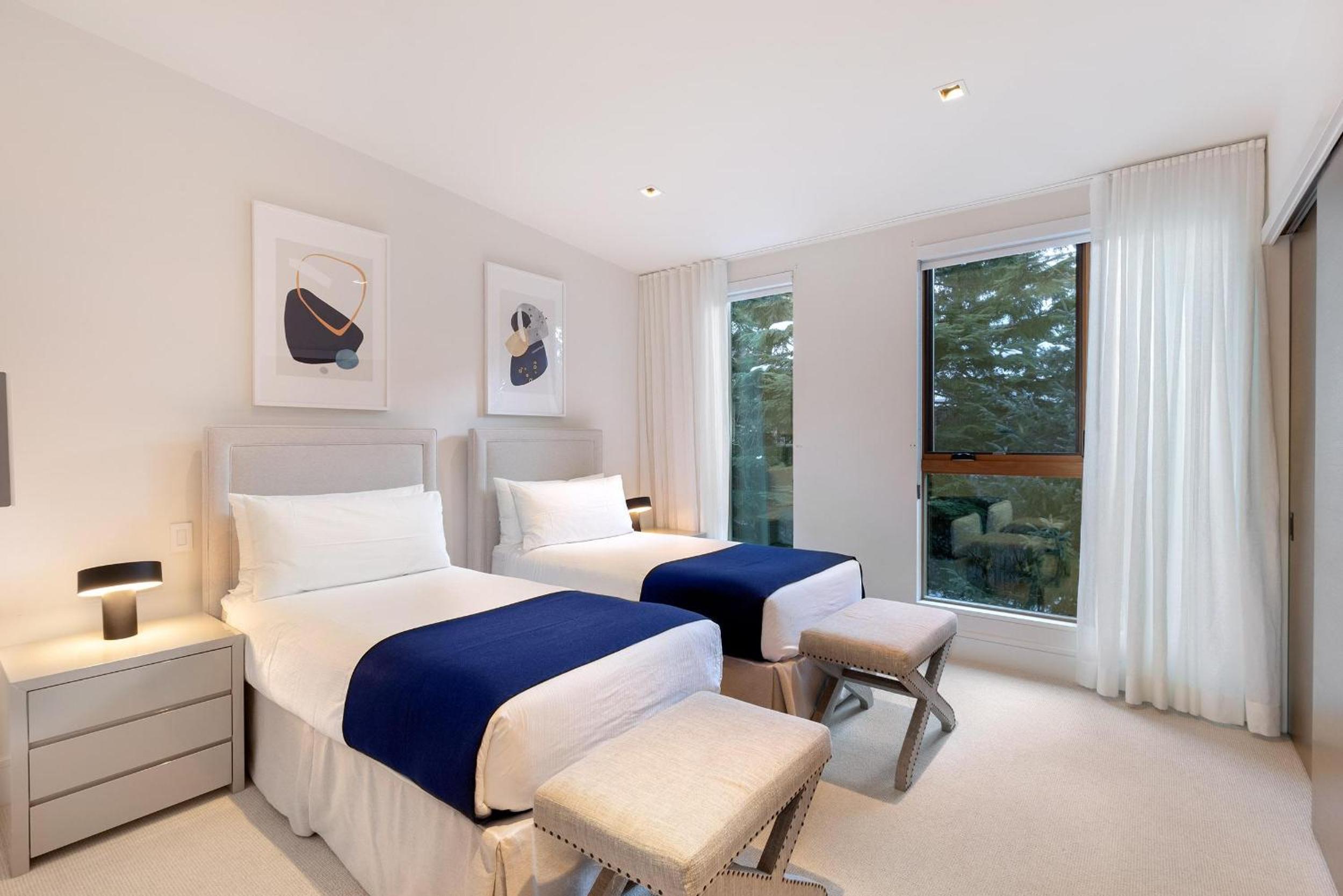 Kadenwood 2927 | Stylish Ski-Access Chalet, Hot Tub, Media Room, Views