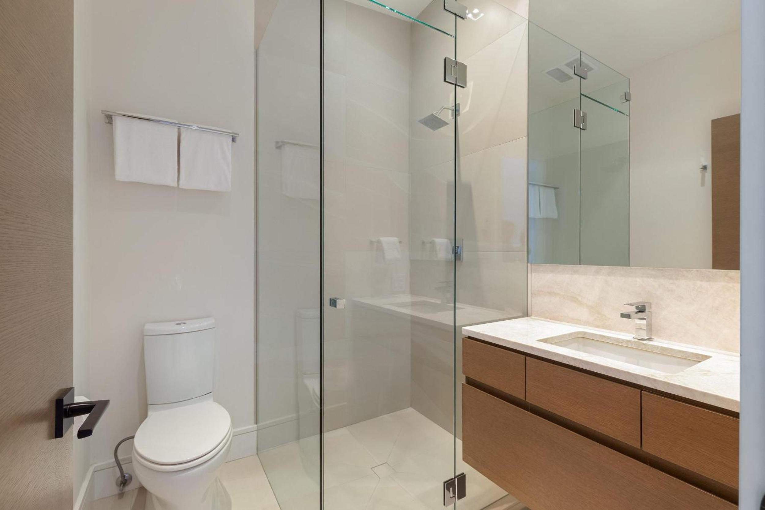 Kadenwood 2927 | Stylish Ski-Access Chalet, Hot Tub, Media Room, Views