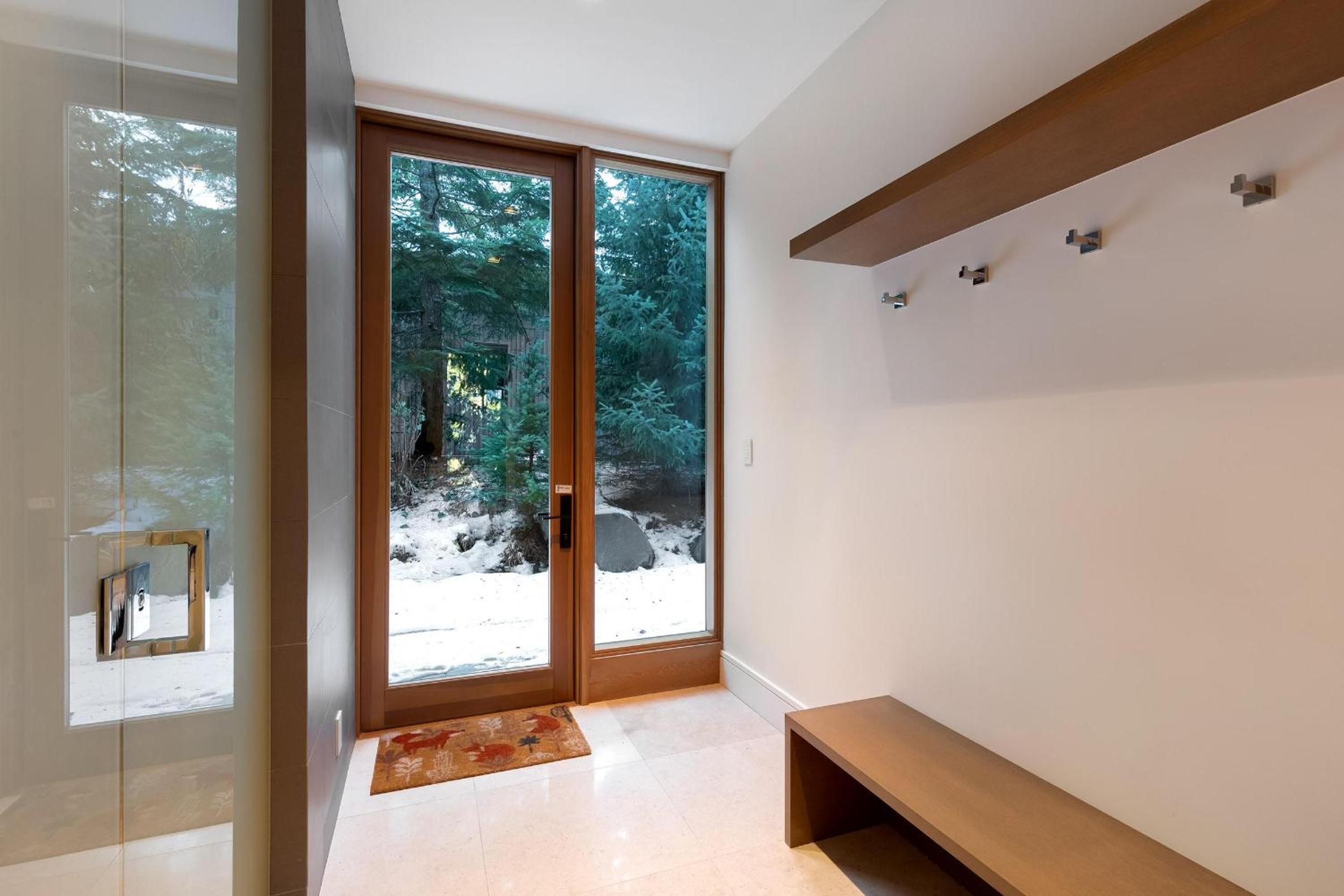 Kadenwood 2927 | Stylish Ski-Access Chalet, Hot Tub, Media Room, Views