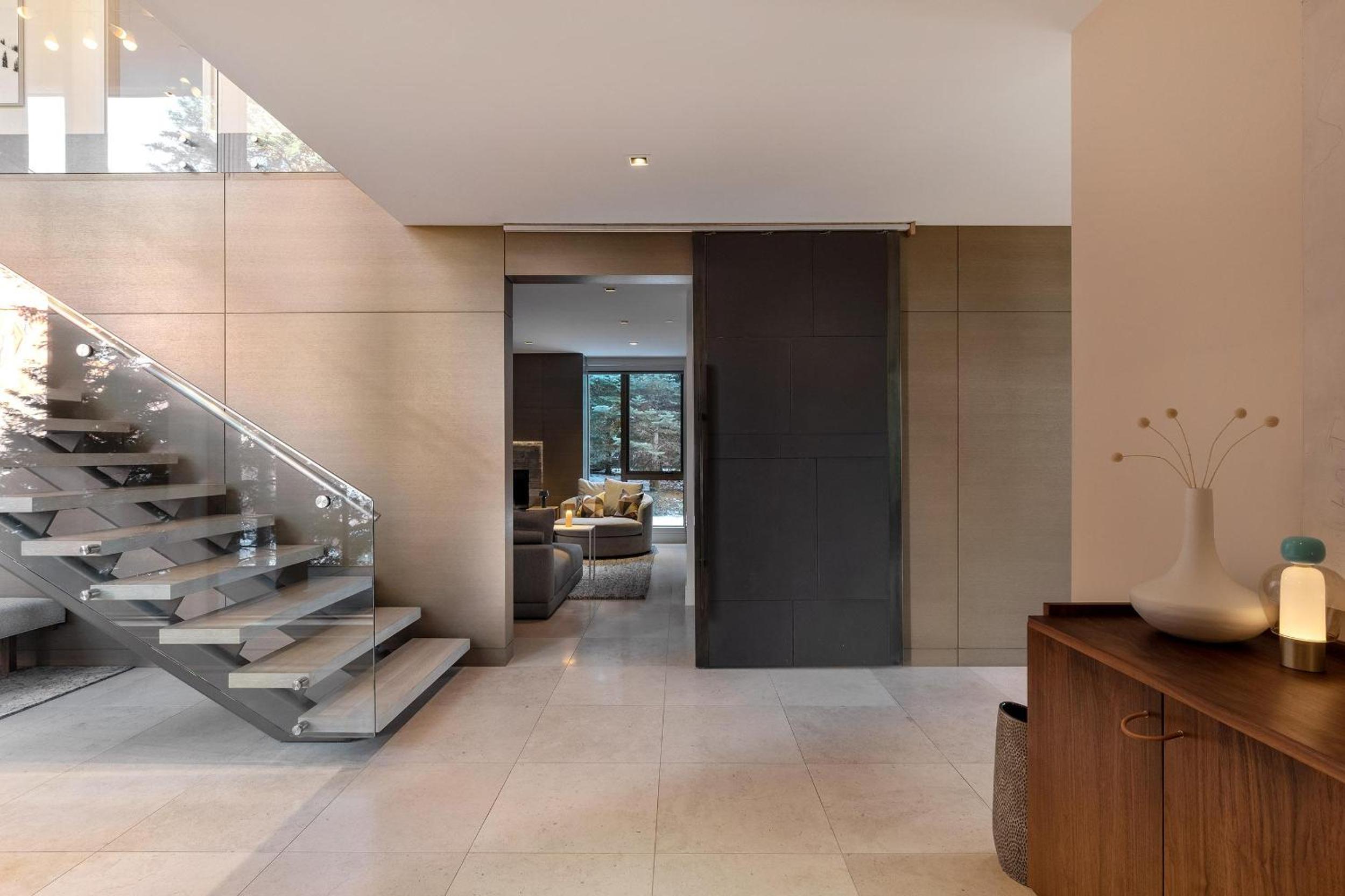 Kadenwood 2927 | Stylish Ski-Access Chalet, Hot Tub, Media Room, Views