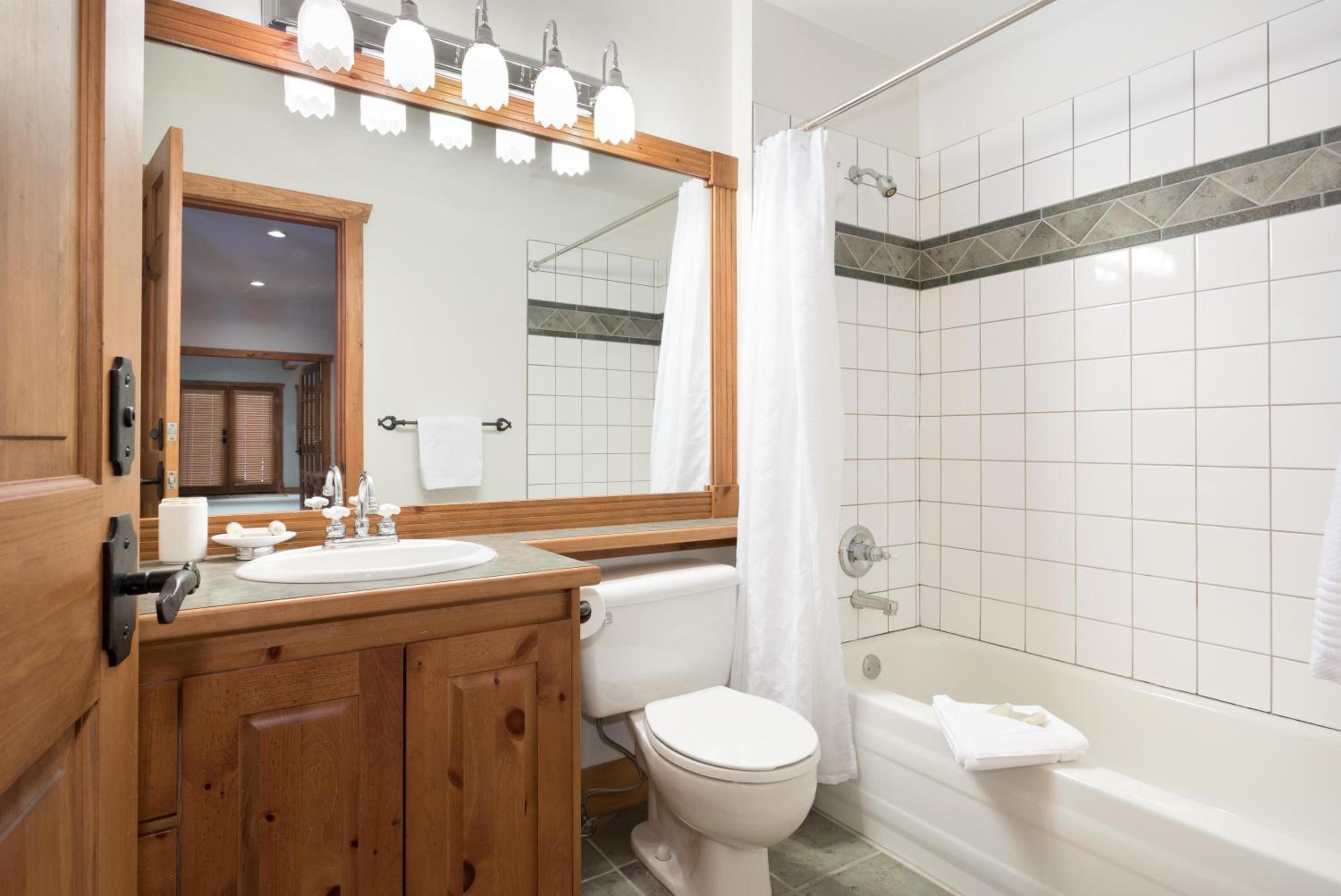 Meadow Green Chalet | Large Family-Friendly Chalet, Mountain Views, Fireplace, Hot Tub