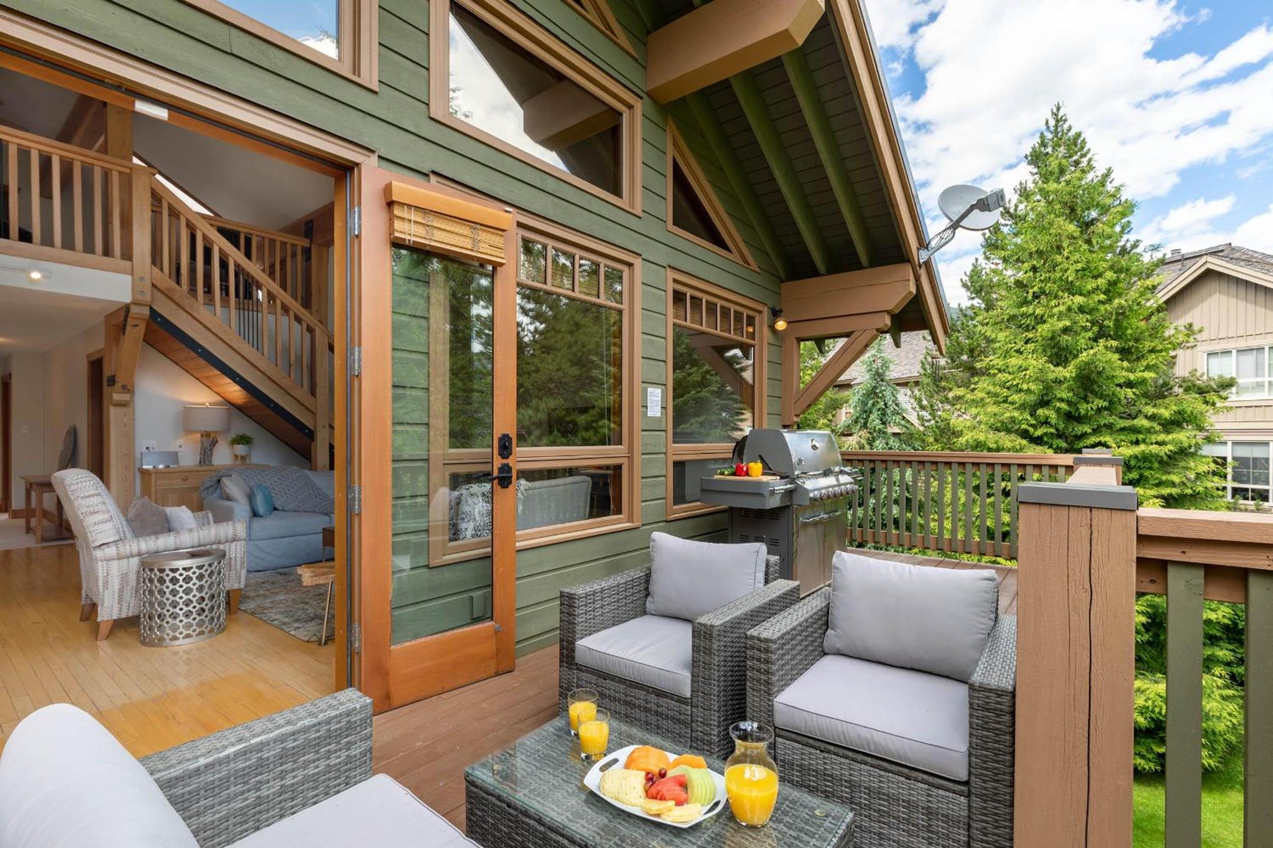 Meadow Green Chalet | Large Family-Friendly Chalet, Mountain Views, Fireplace, Hot Tub