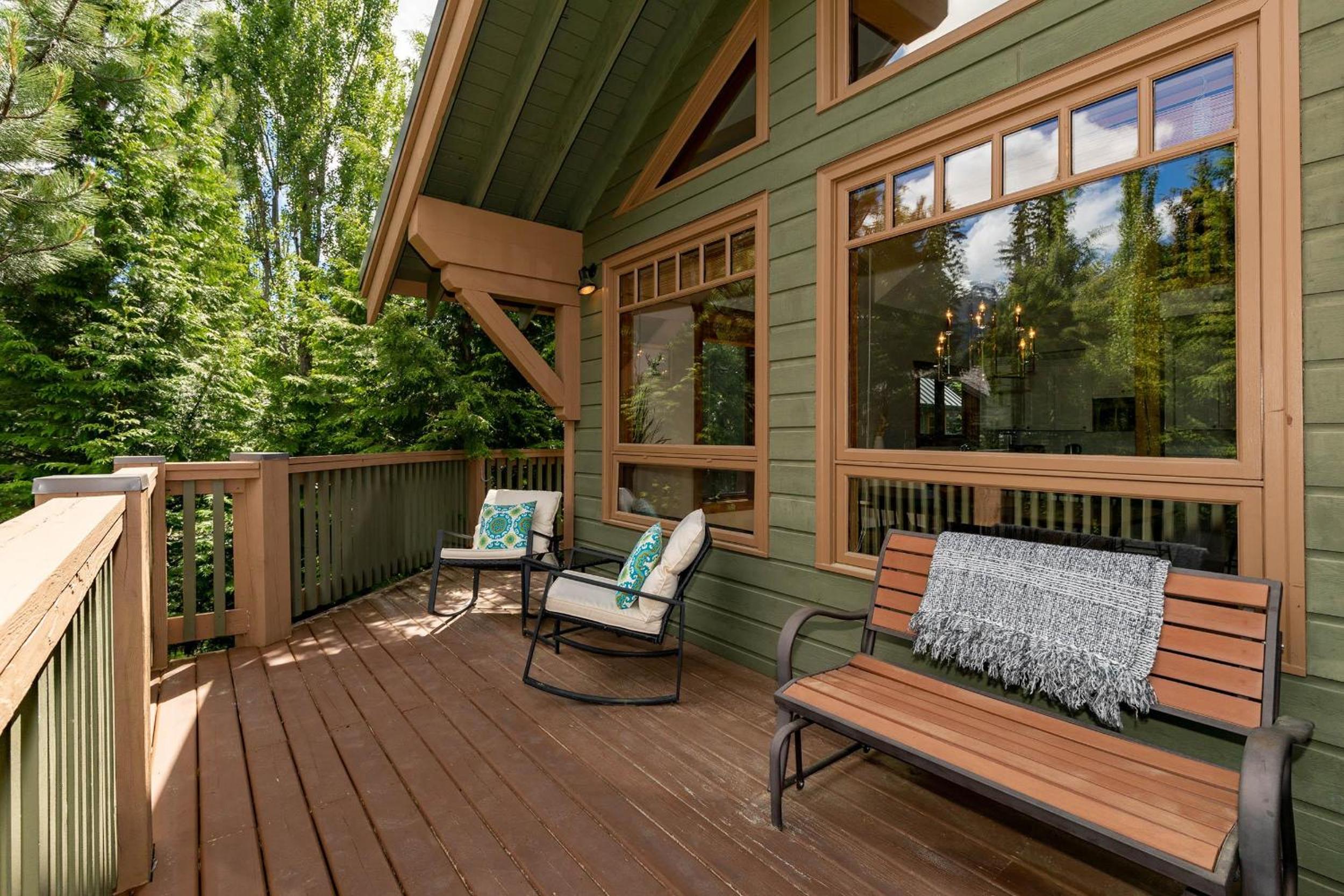 Meadow Green Chalet | Large Family-Friendly Chalet, Mountain Views, Fireplace, Hot Tub