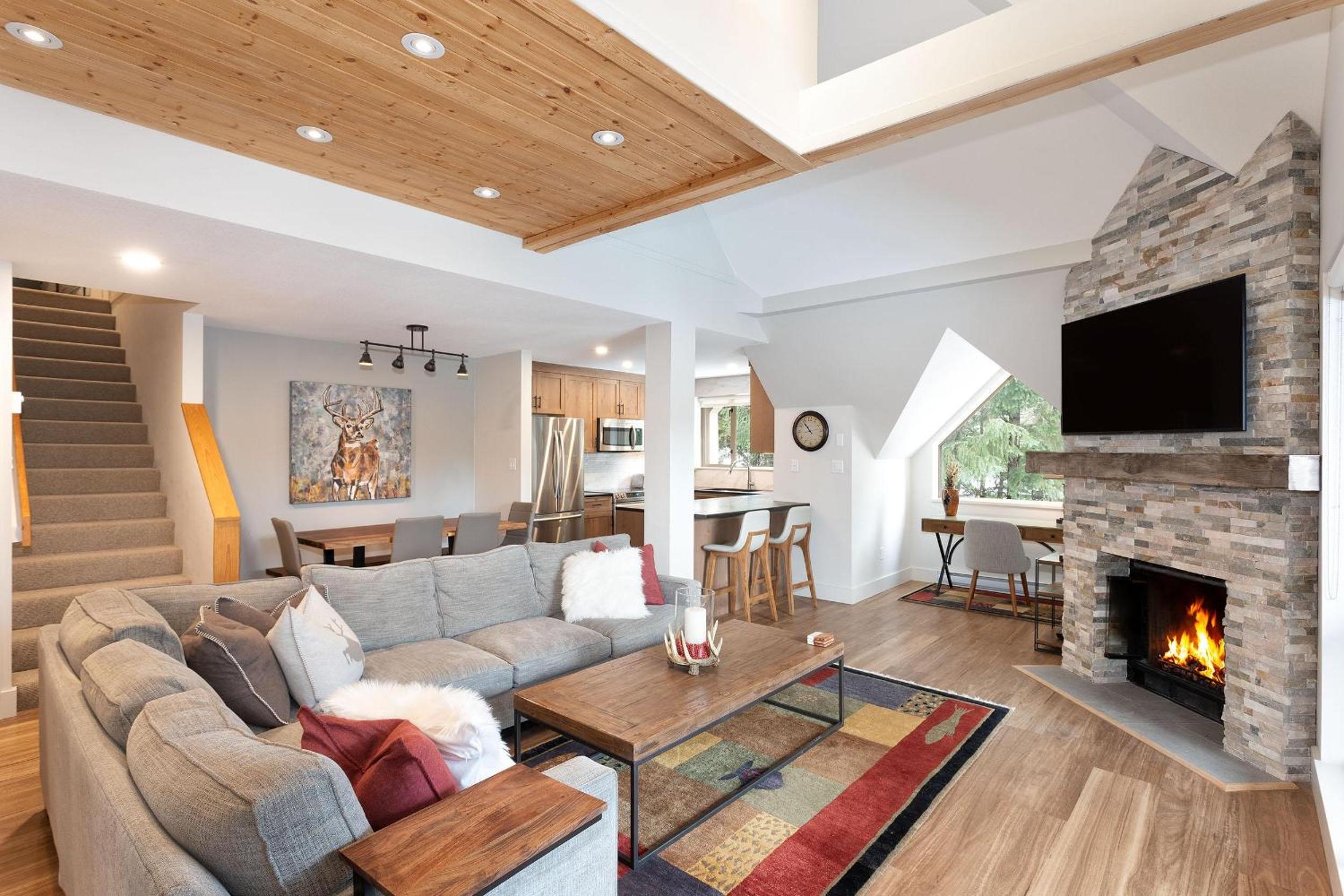 Gleneagle 1 | Townhome, 700m to Skiing, Near Free Village Shuttle, Fireplace, Secure Parking