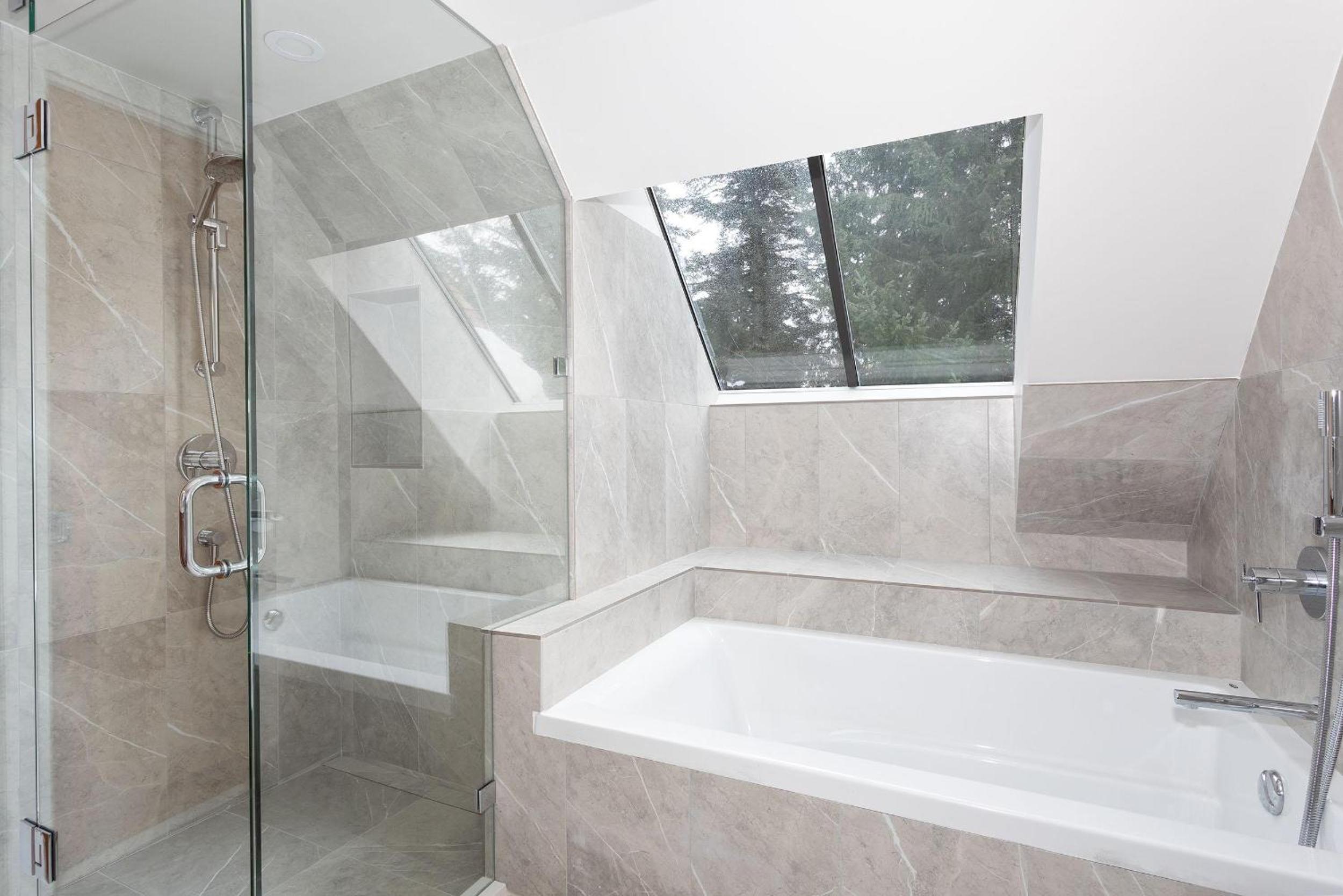 Gleneagle 1 | Townhome, 700m to Skiing, Near Free Village Shuttle, Fireplace, Secure Parking