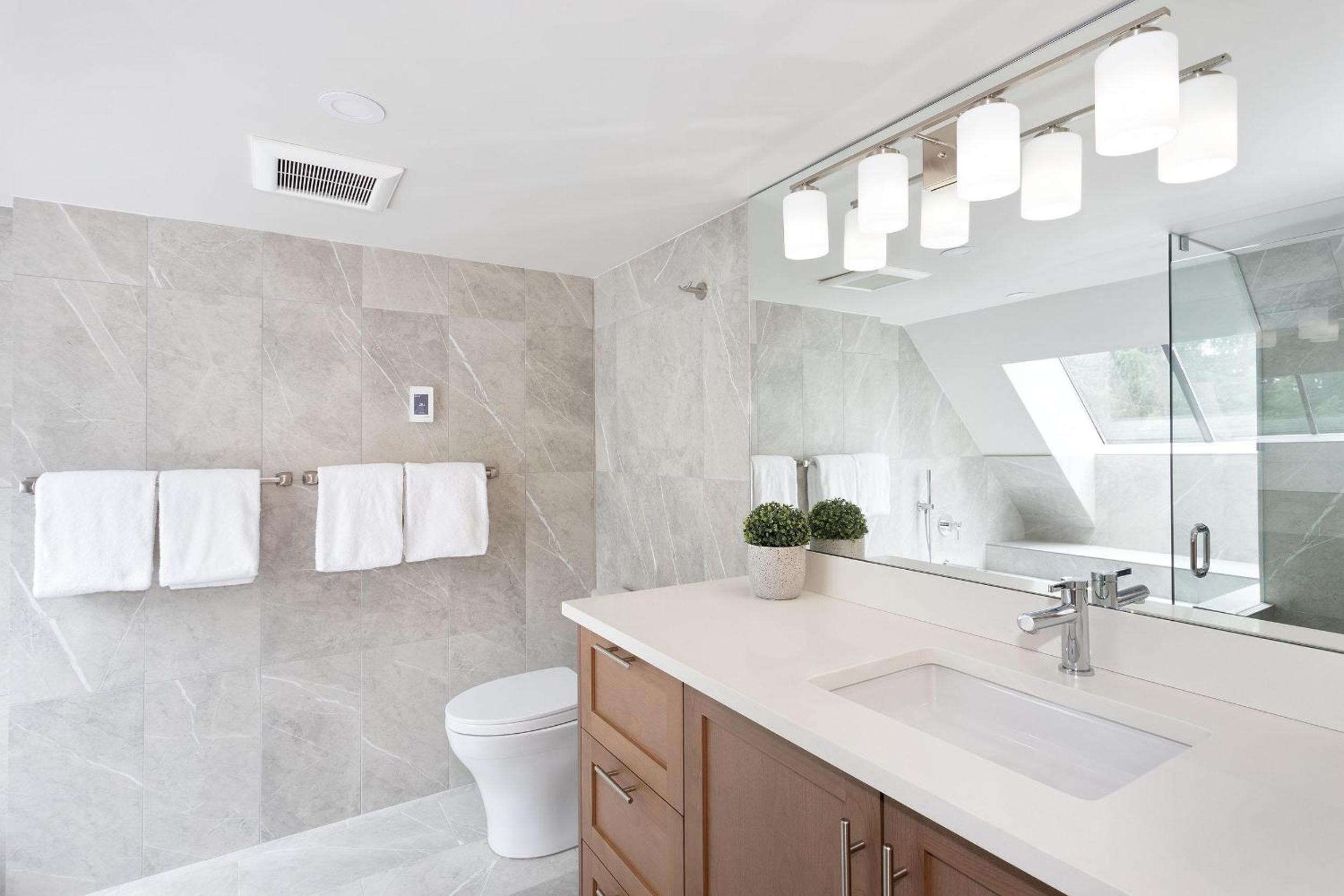 Gleneagle 1 | Townhome, 700m to Skiing, Near Free Village Shuttle, Fireplace, Secure Parking