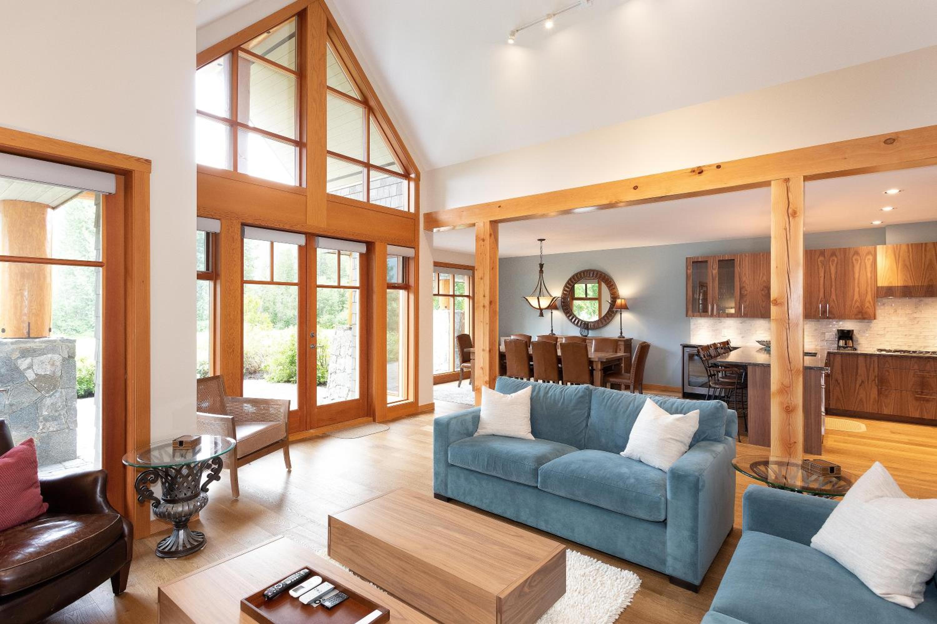 Goldenwood 8337 | Townhome w/ Panoramic Fairway View, Top-Deck Hot Tub, 2 Car Garage