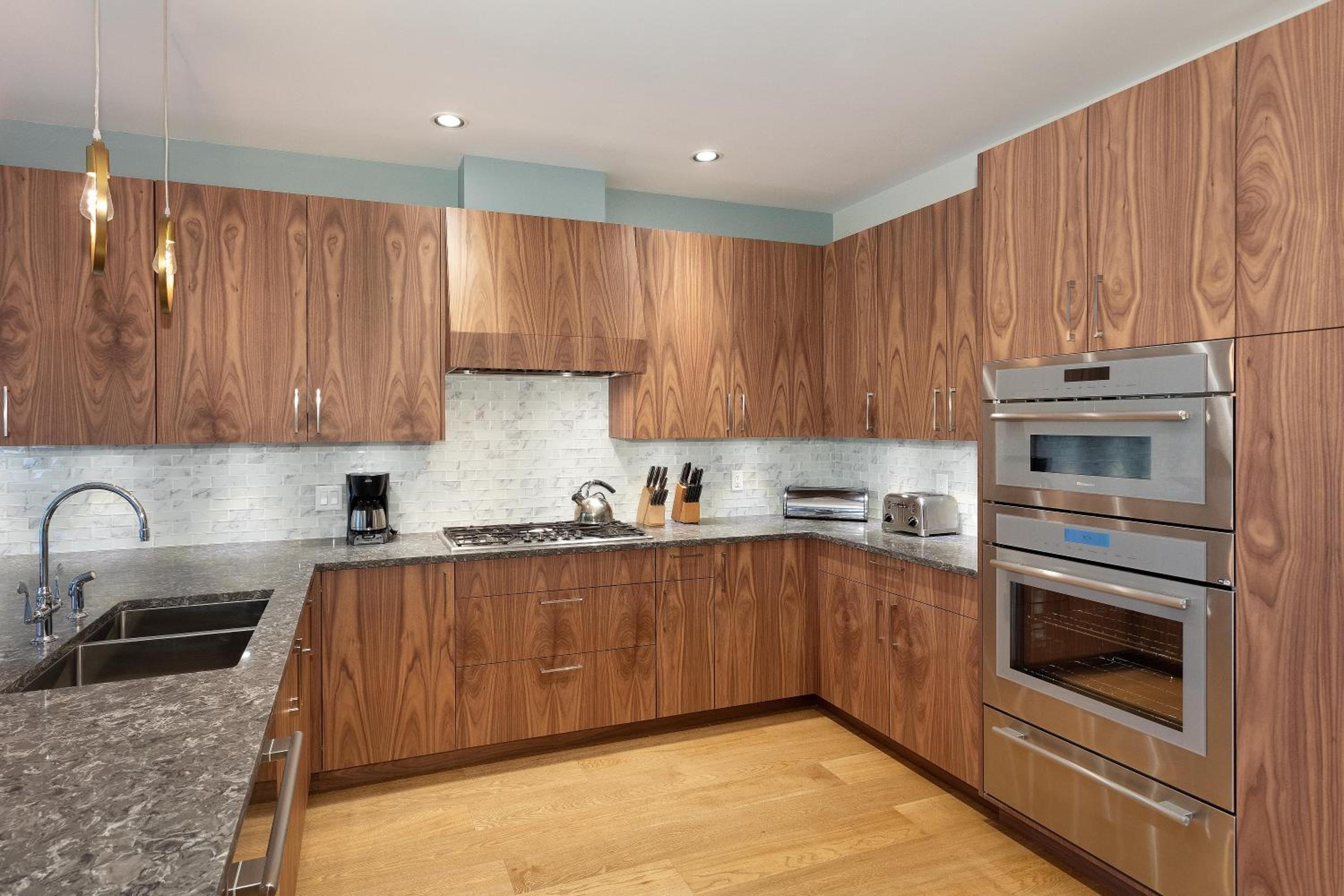 Goldenwood 8337 | Townhome w/ Panoramic Fairway View, Top-Deck Hot Tub, 2 Car Garage