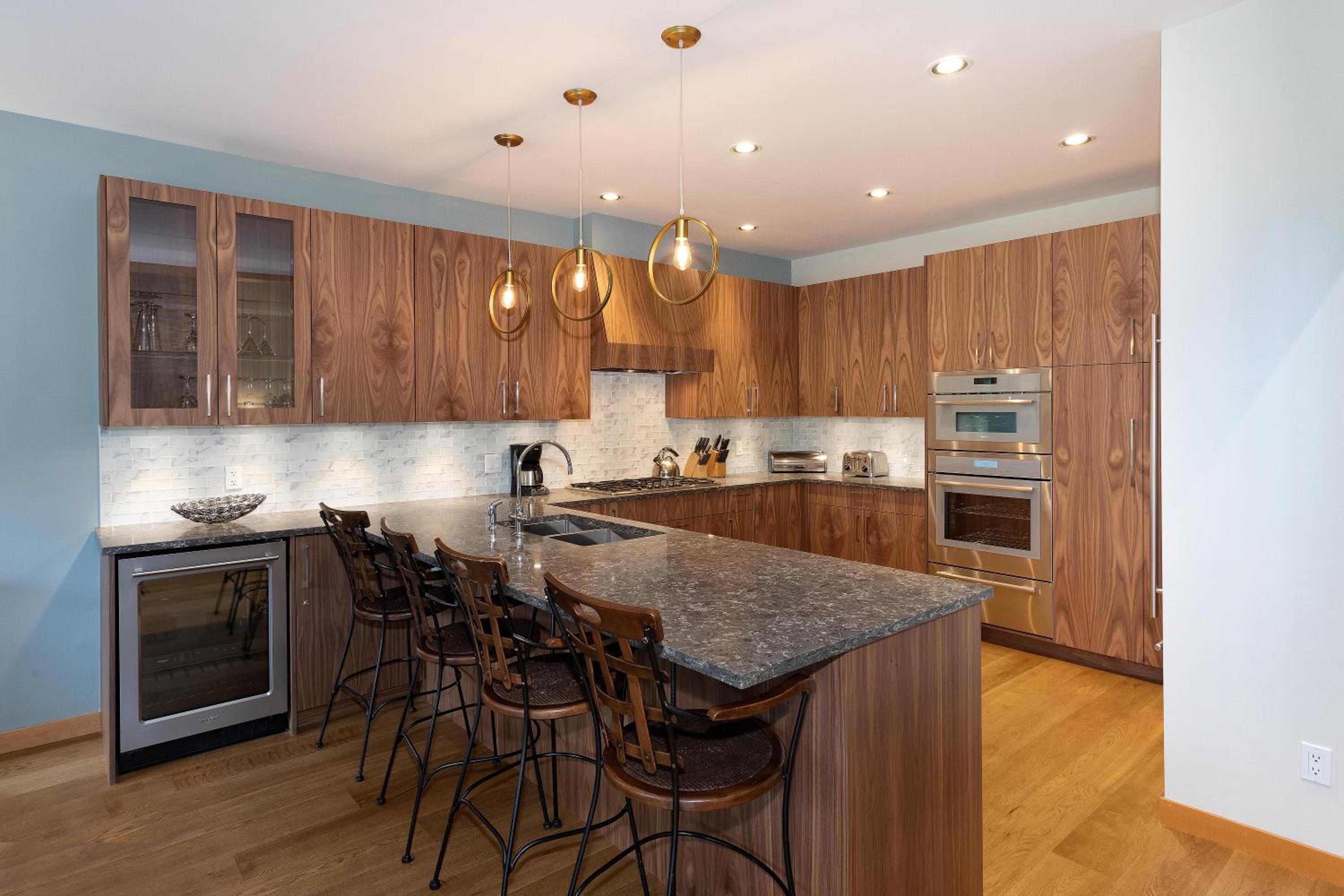 Goldenwood 8337 | Townhome w/ Panoramic Fairway View, Top-Deck Hot Tub, 2 Car Garage