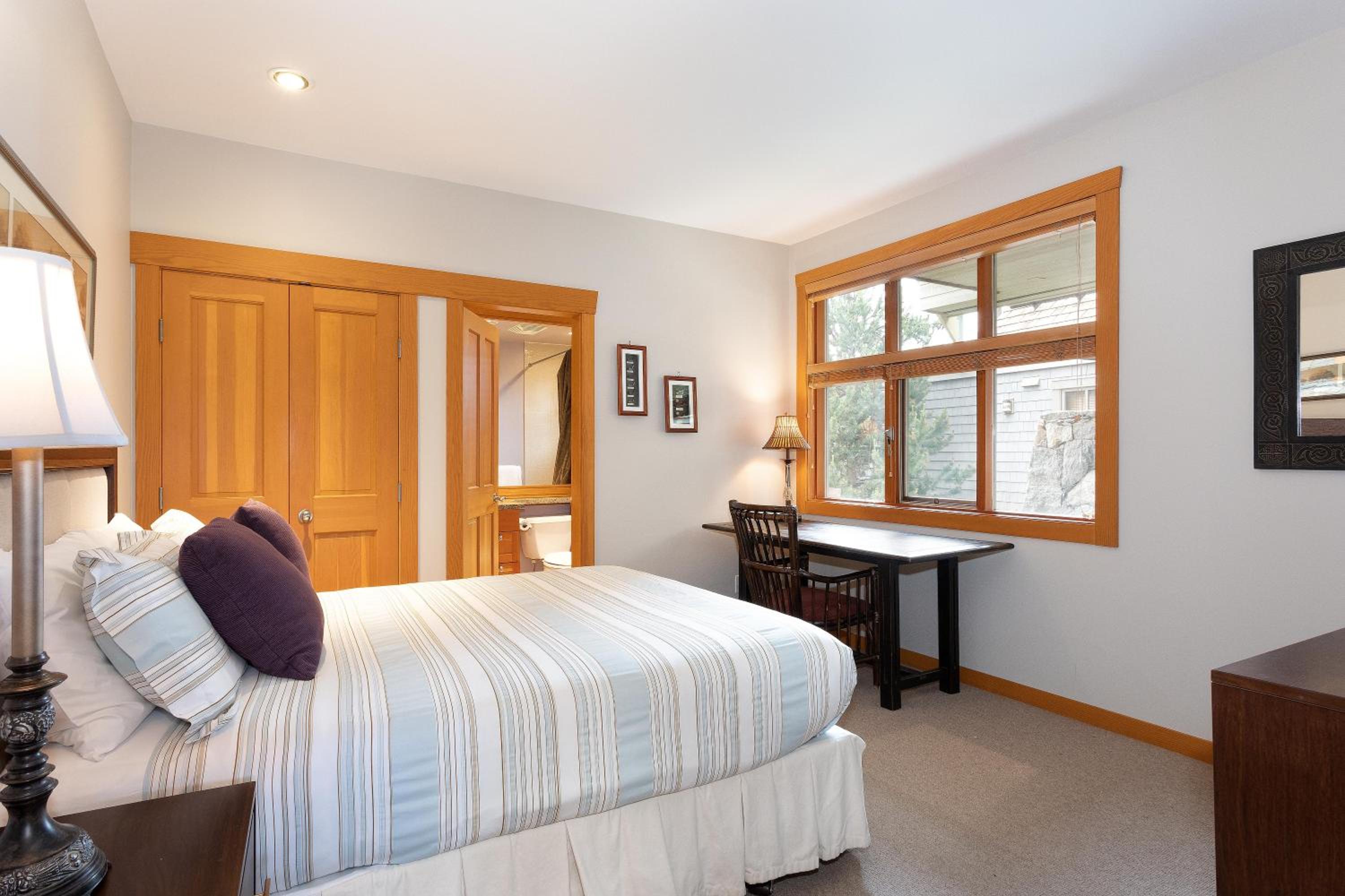 Goldenwood 8337 | Townhome w/ Panoramic Fairway View, Top-Deck Hot Tub, 2 Car Garage