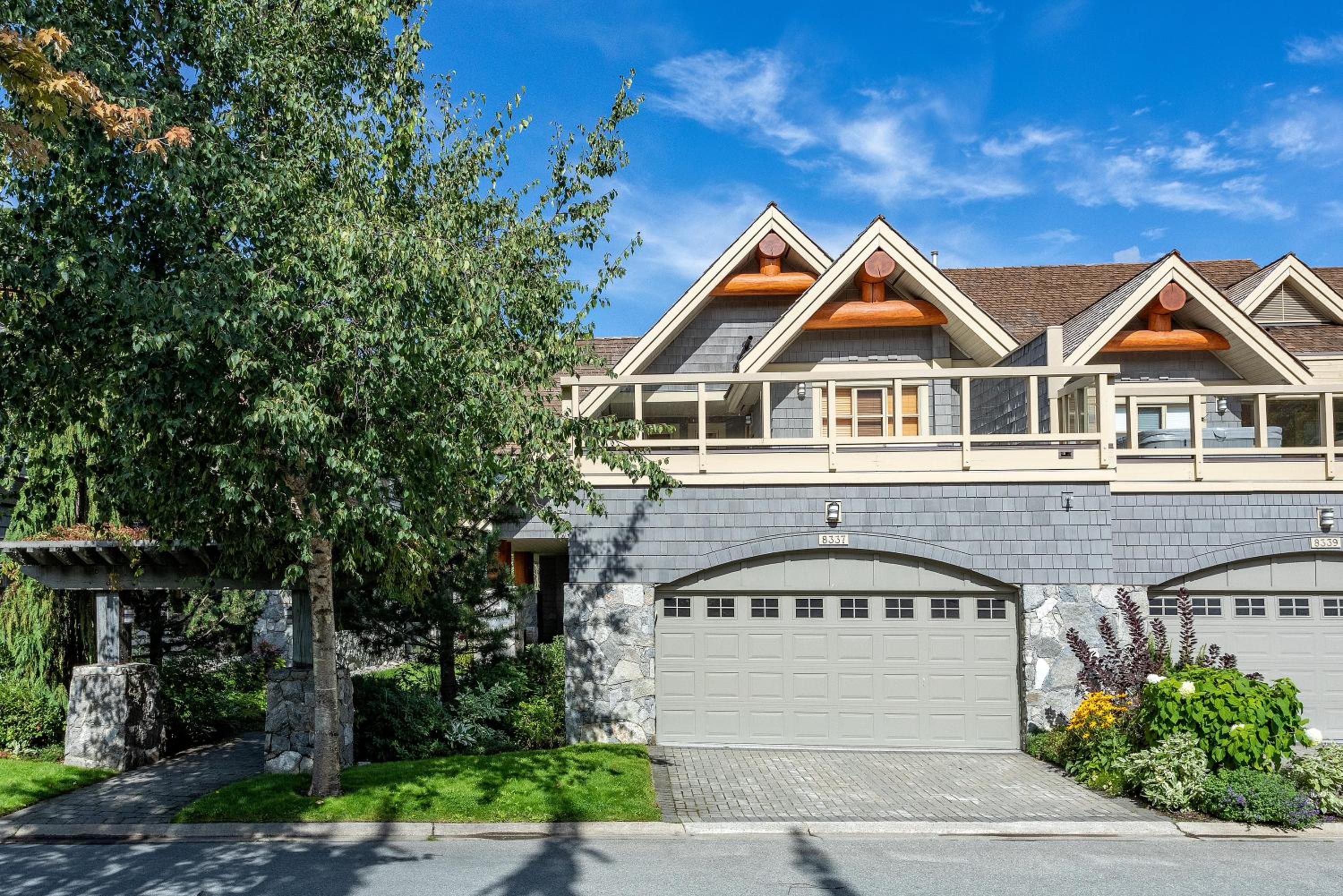 Goldenwood 8337 | Townhome w/ Panoramic Fairway View, Top-Deck Hot Tub, 2 Car Garage