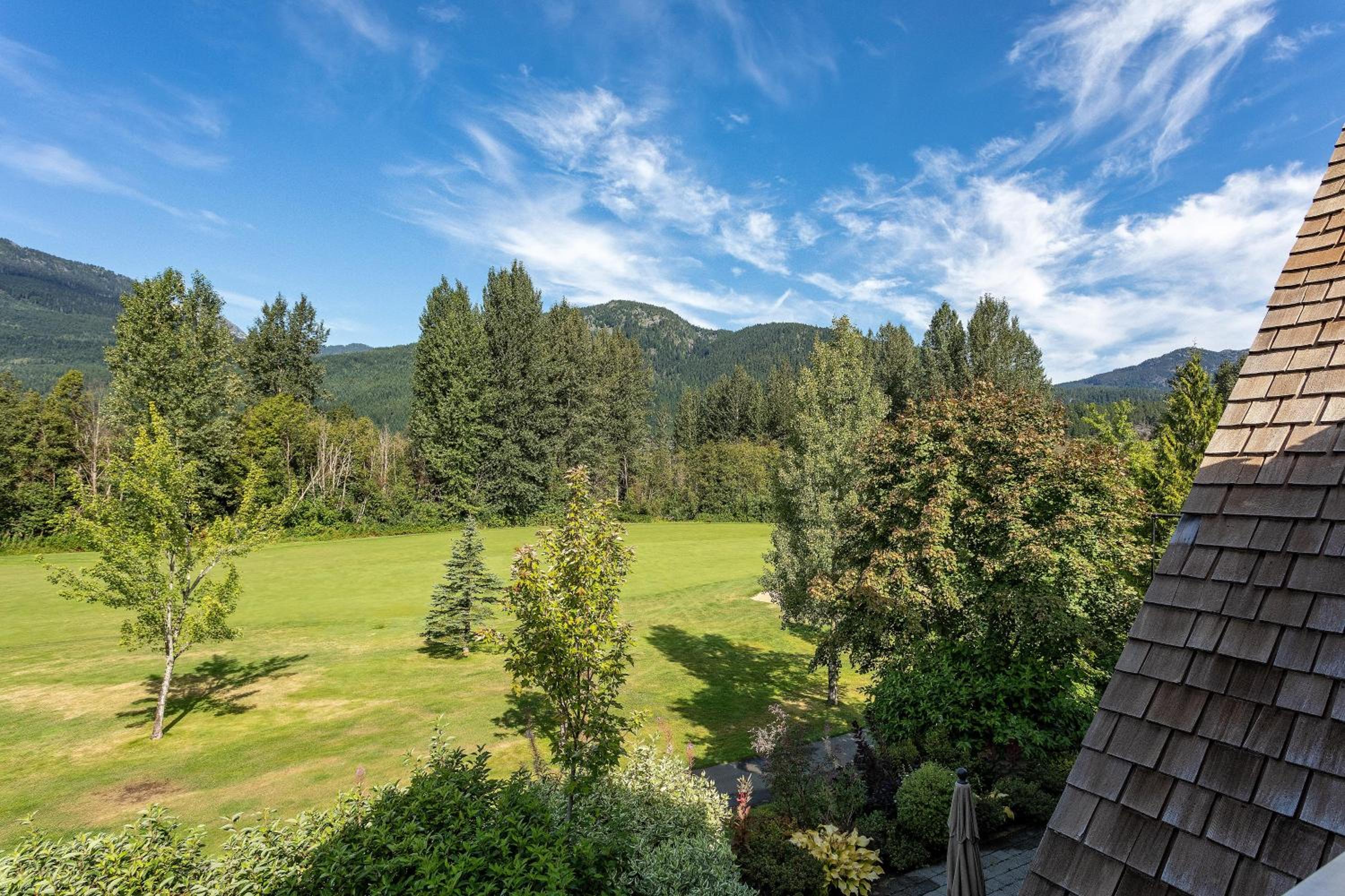 Goldenwood 8337 | Townhome w/ Panoramic Fairway View, Top-Deck Hot Tub, 2 Car Garage