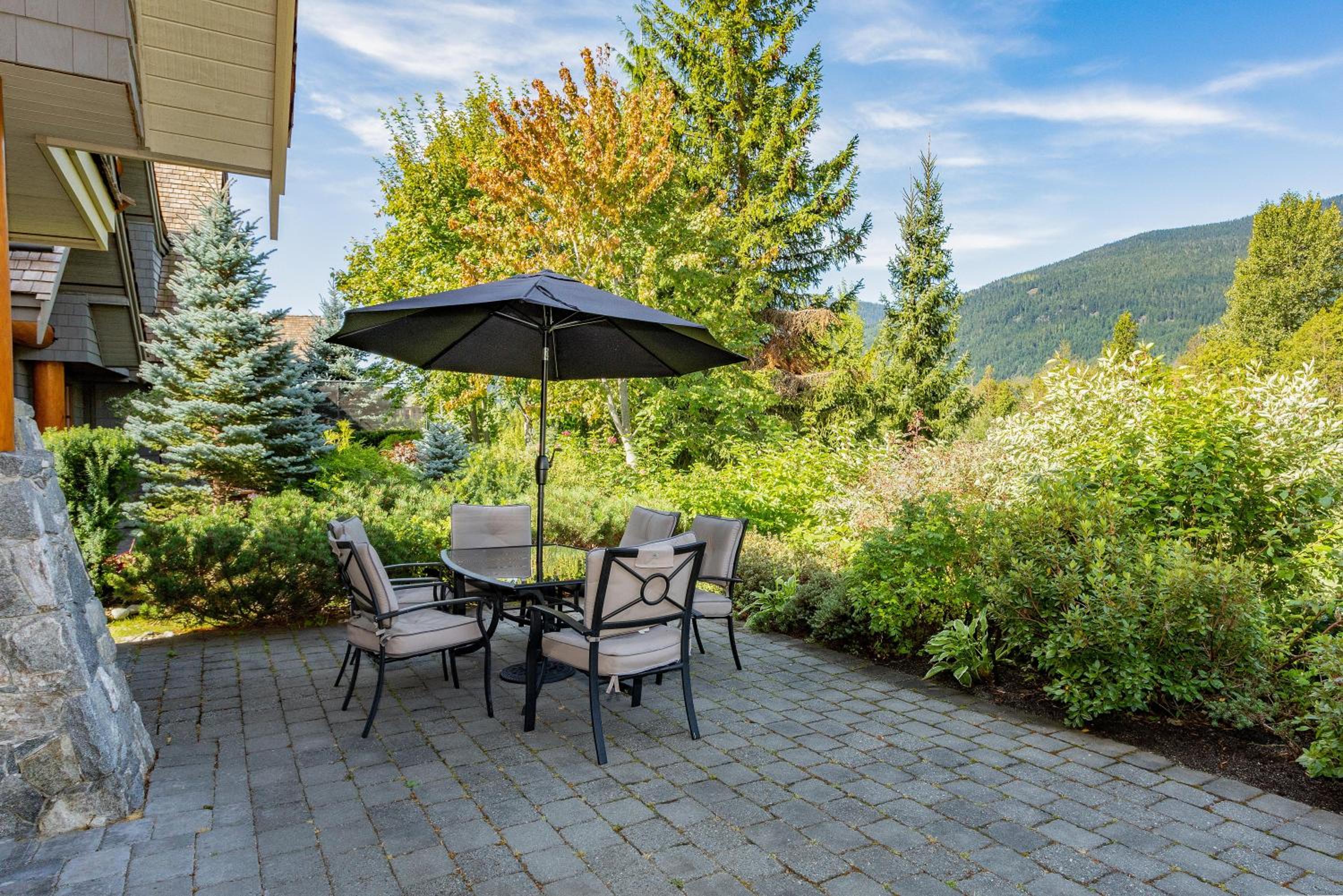 Goldenwood 8337 | Townhome w/ Panoramic Fairway View, Top-Deck Hot Tub, 2 Car Garage