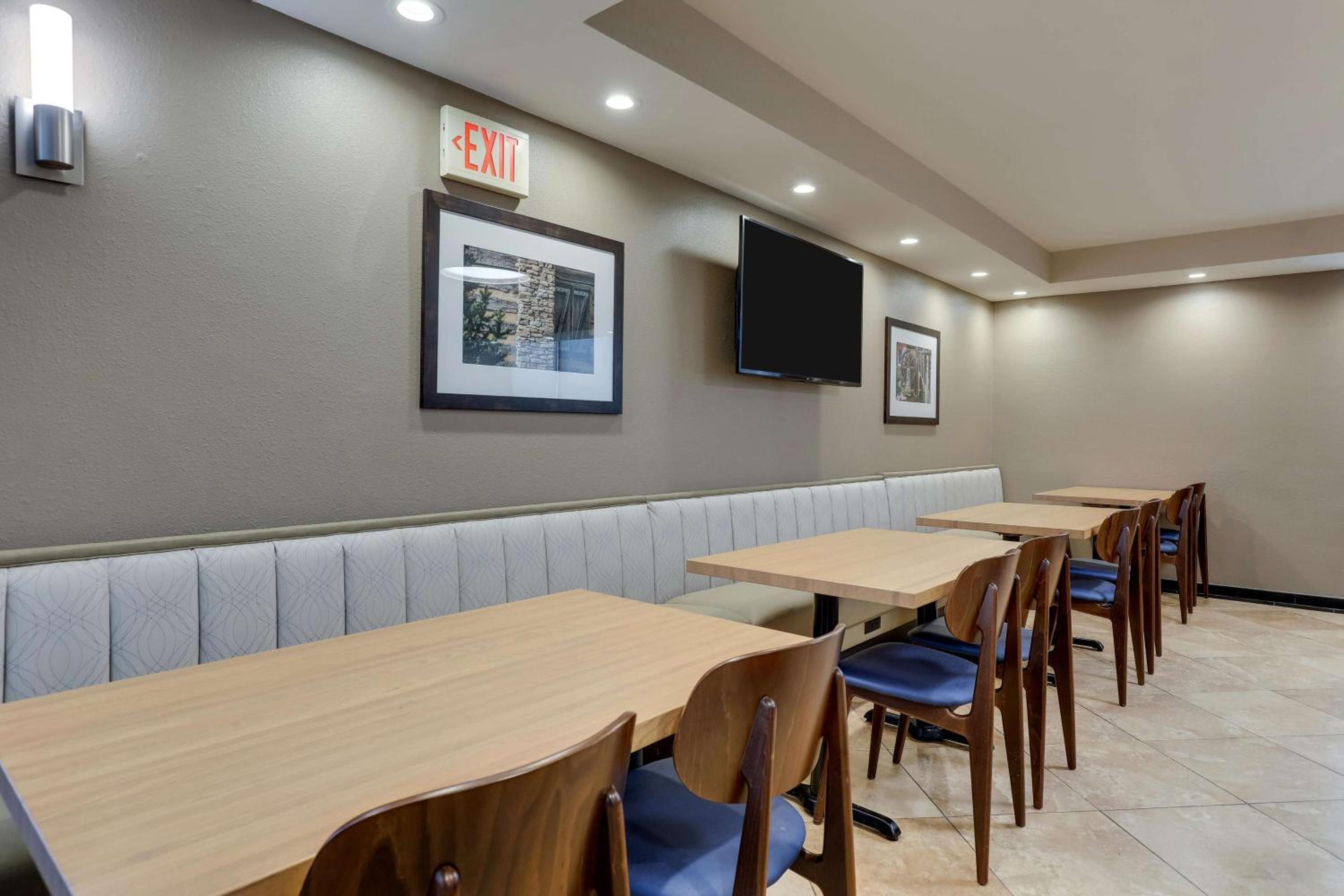 Drury Inn  Suites St. Louis St. Peters - Property Image 7