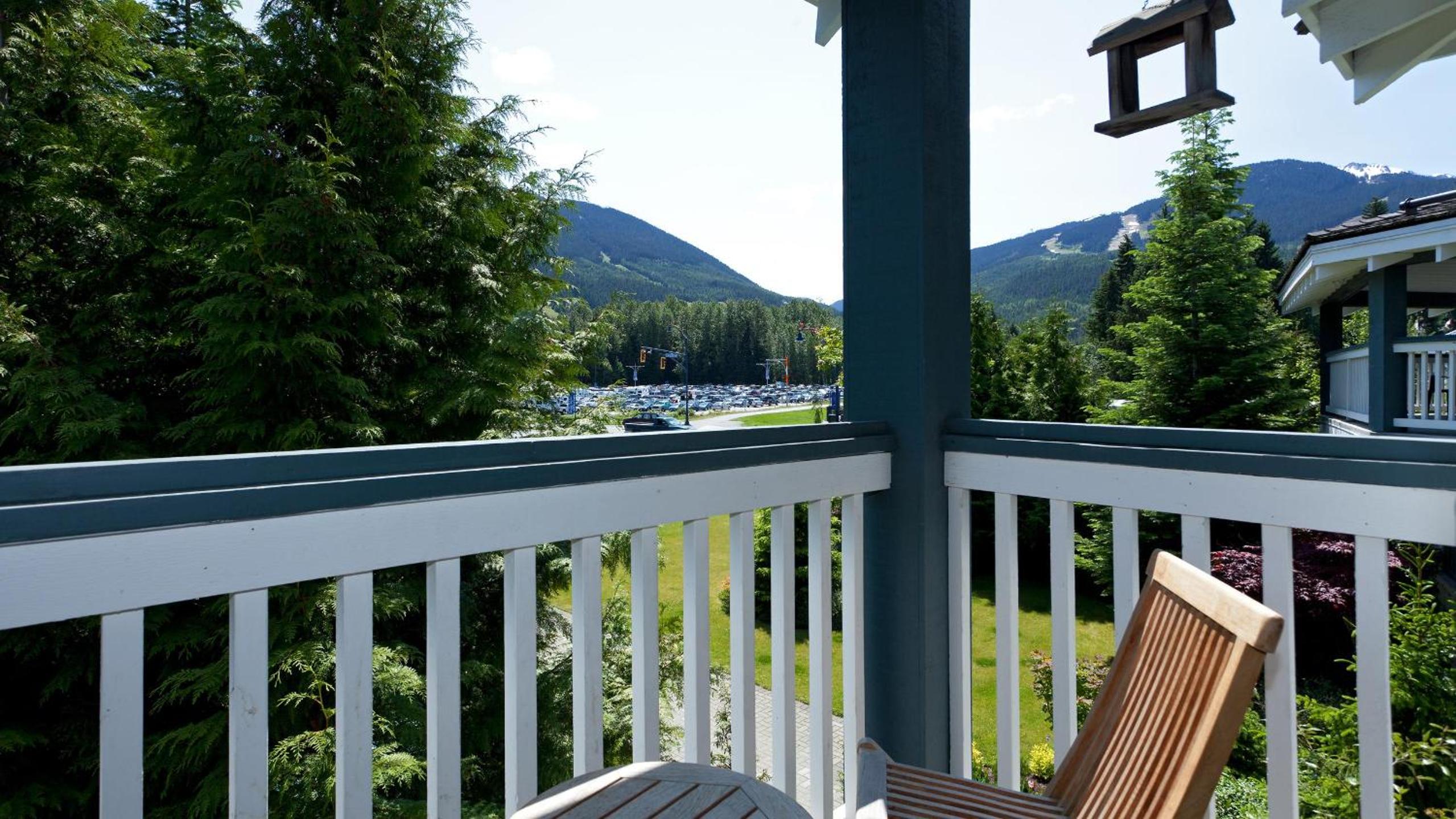 Granite Court 407 | Village Townhouse with Fireplace & Views of Blackcomb