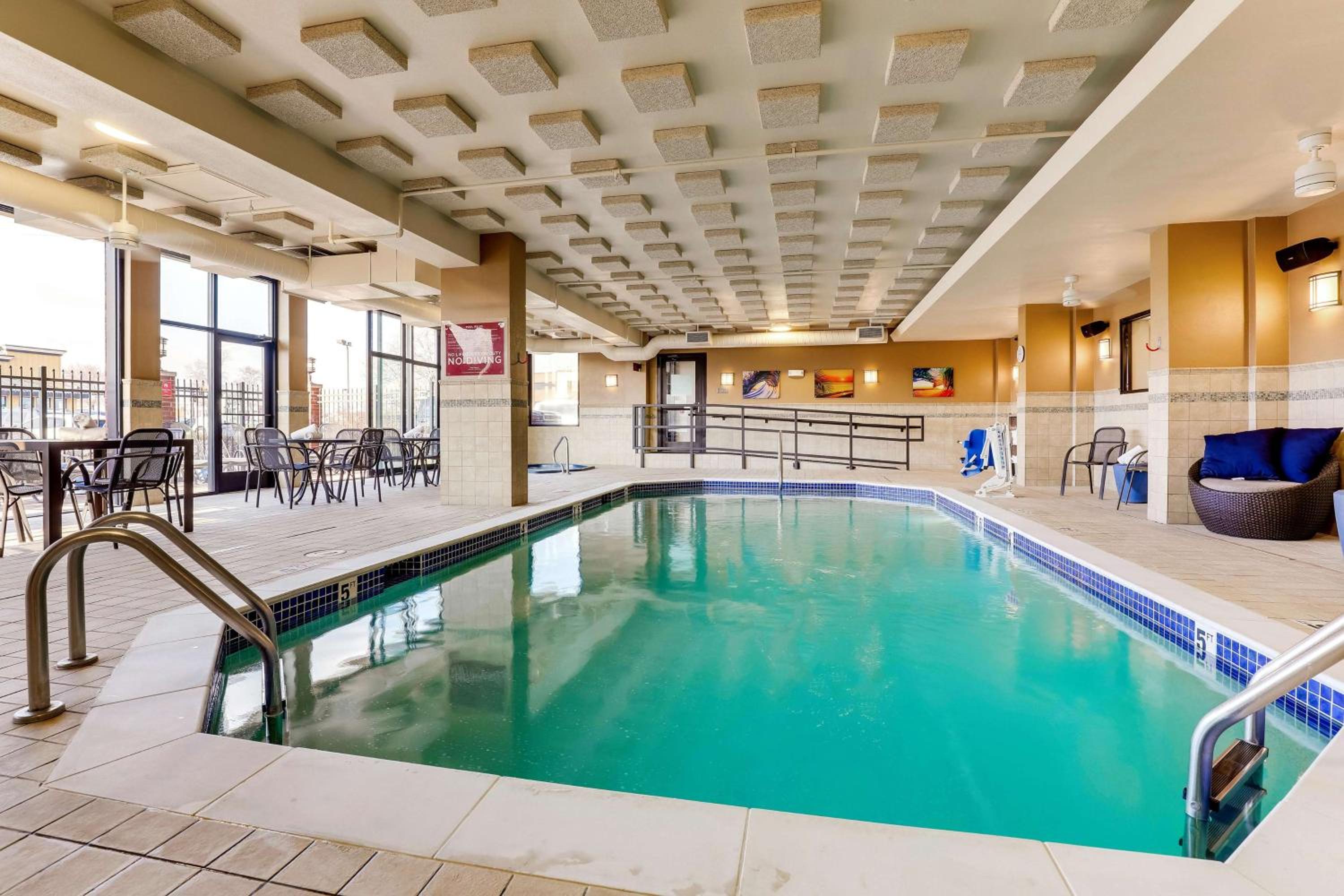 Drury Inn  Suites St. Louis St. Peters - Property Image 11