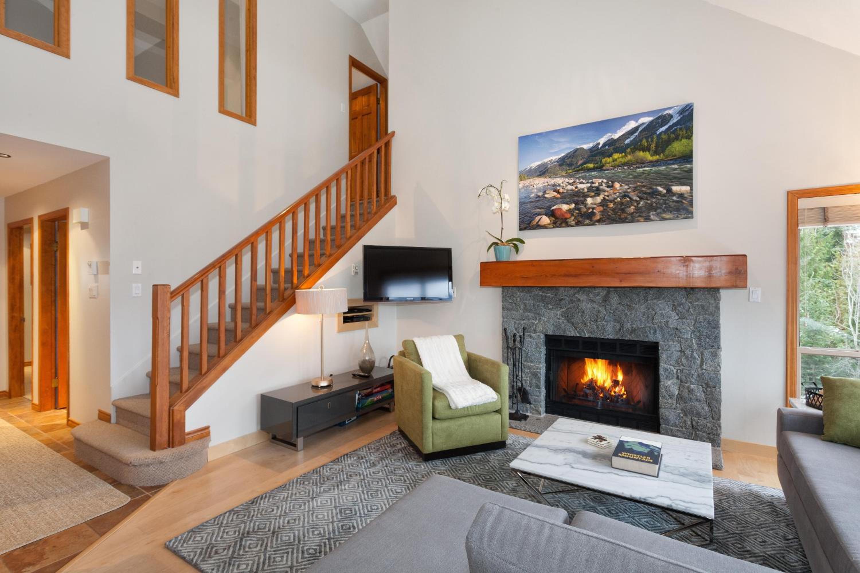 Painted Cliff 11 | Dog Friendly! Ski-In Ski-Out Benchlands Townhome w/ Hot Tub & Fireplace