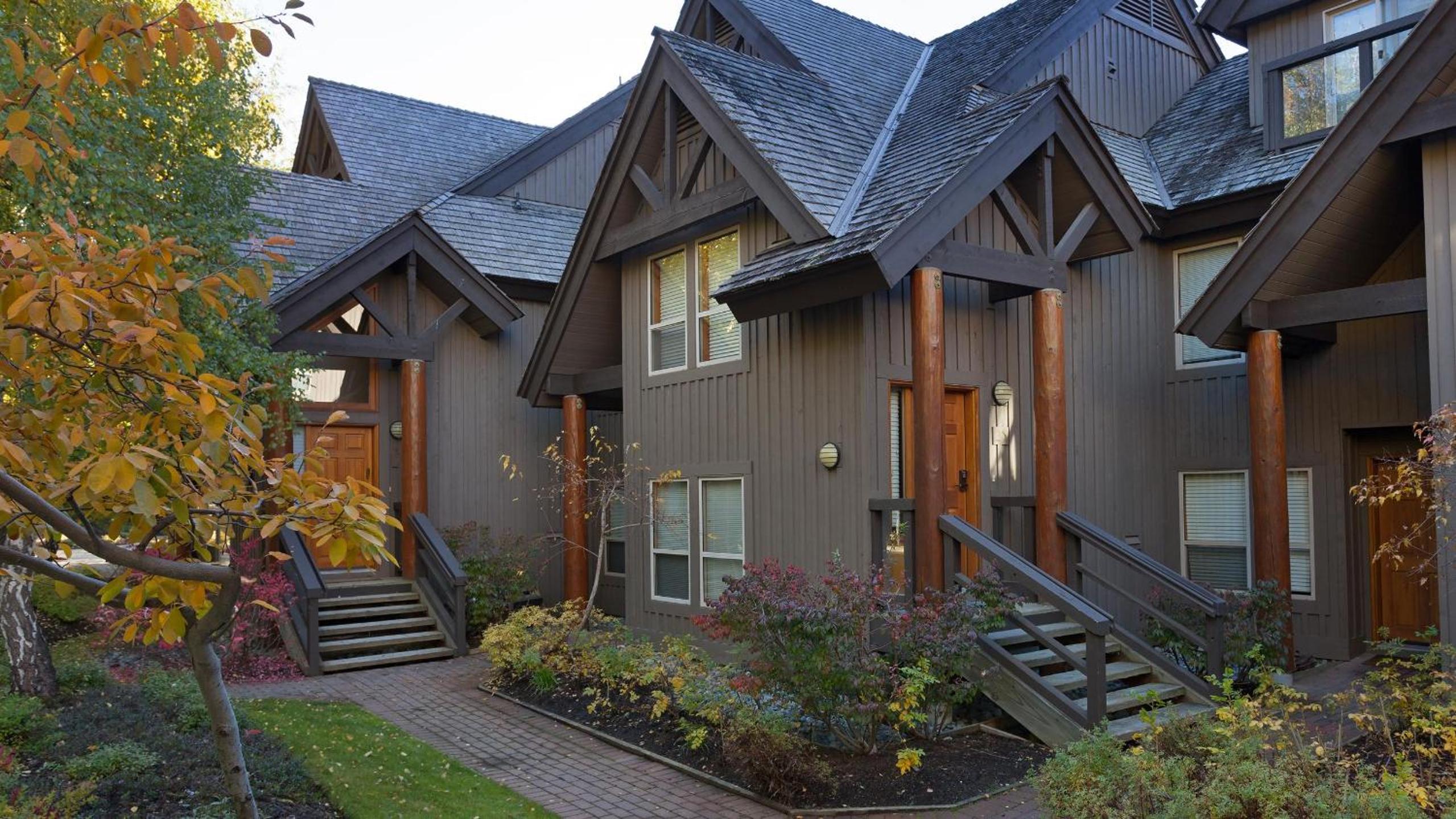 Painted Cliff 25 | Family-sized Ski-In, Ski-Out Townhome w/ Shared Hot Tub & Log Fire