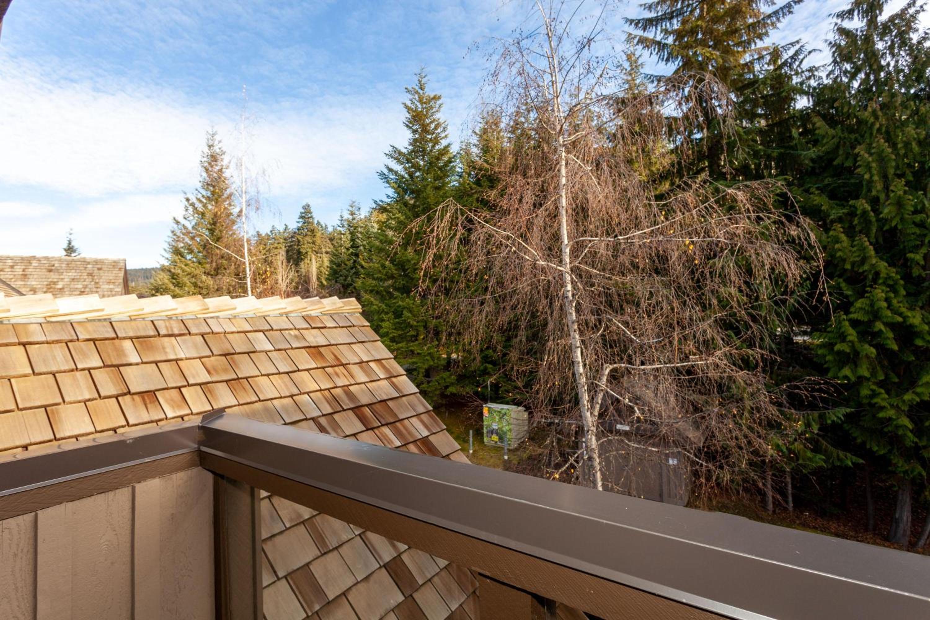 Painted Cliff 25 | Family-sized Ski-In, Ski-Out Townhome w/ Shared Hot Tub & Log Fire