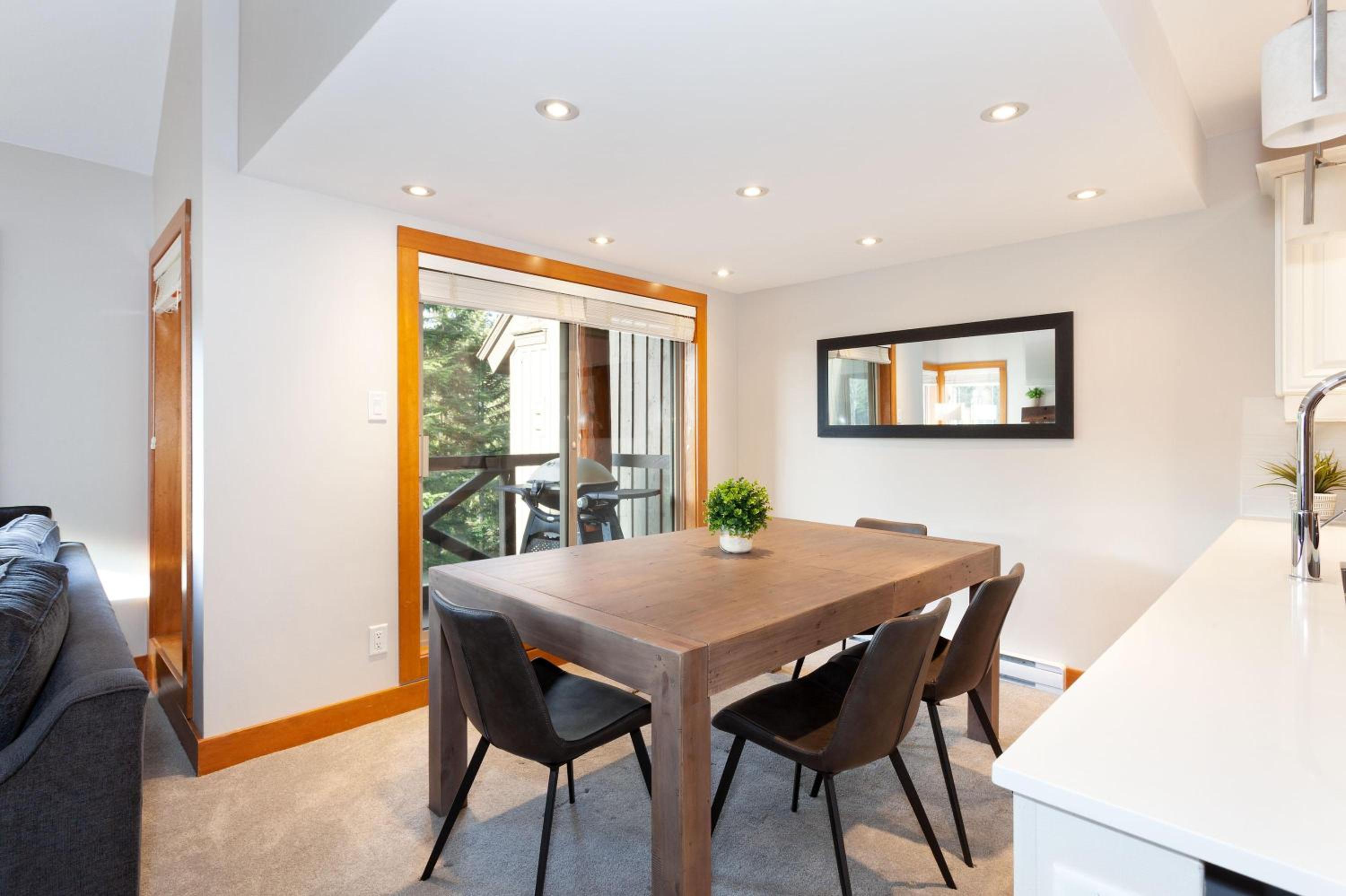 Painted Cliff 25 | Family-sized Ski-In, Ski-Out Townhome w/ Shared Hot Tub & Log Fire