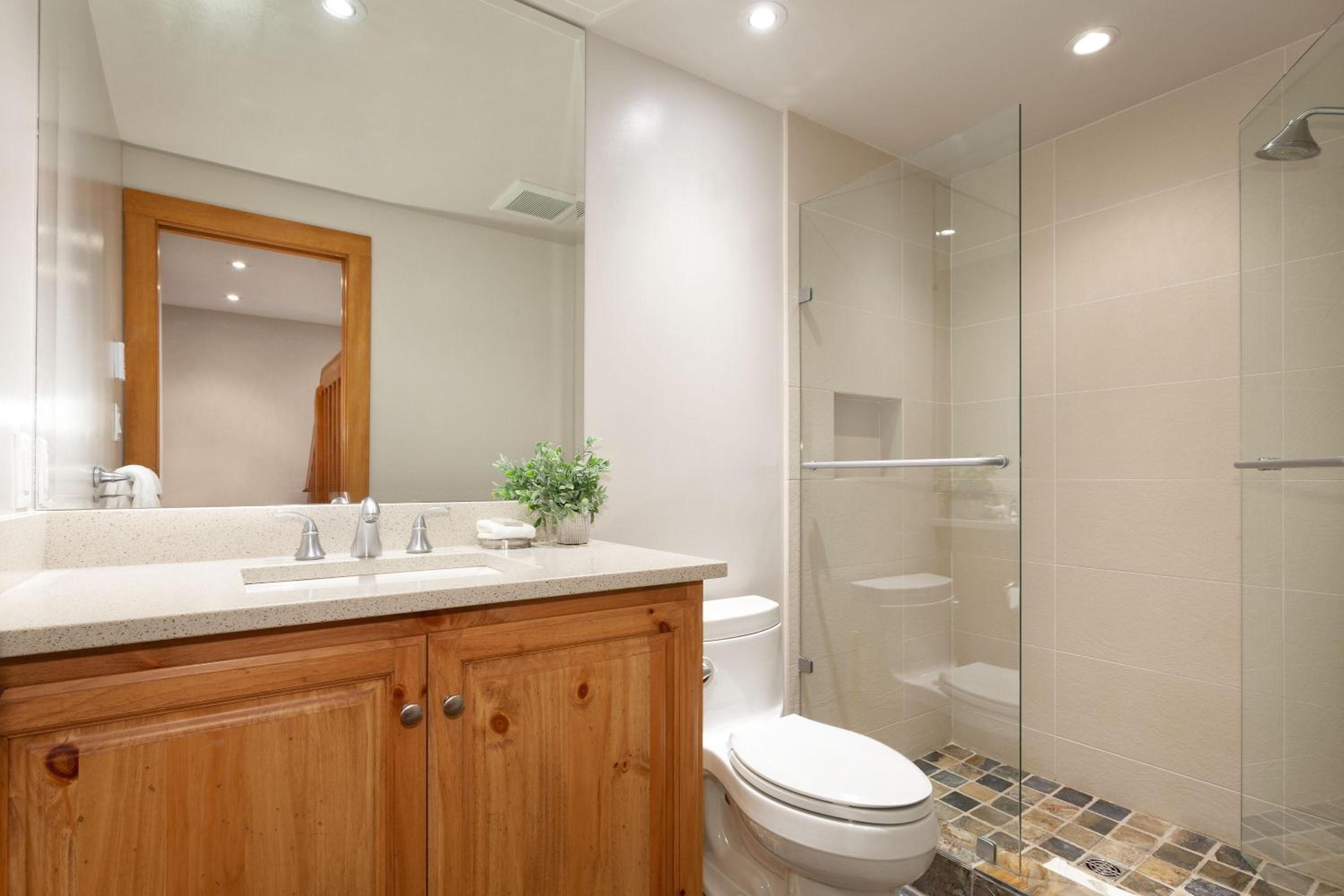 Painted Cliff 25 | Family-sized Ski-In, Ski-Out Townhome w/ Shared Hot Tub & Log Fire