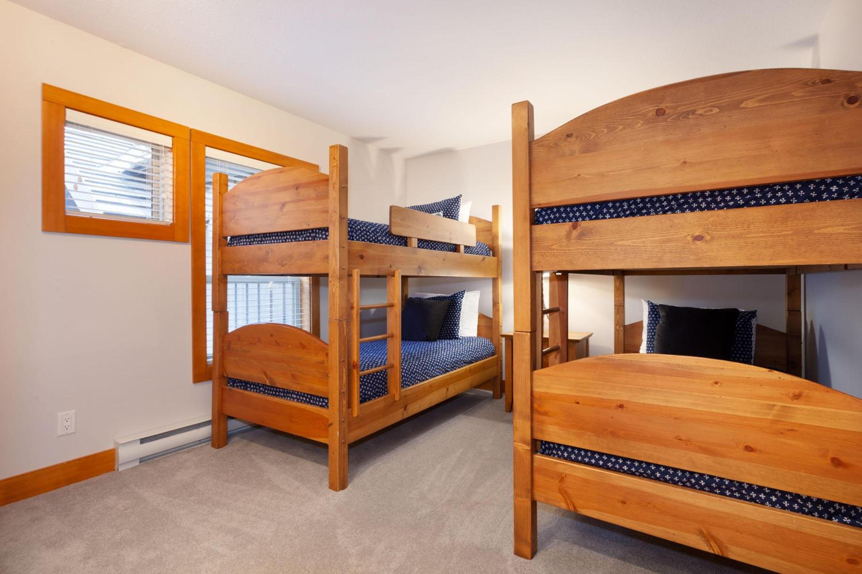 Painted Cliff 25 | Family-sized Ski-In, Ski-Out Townhome w/ Shared Hot Tub & Log Fire