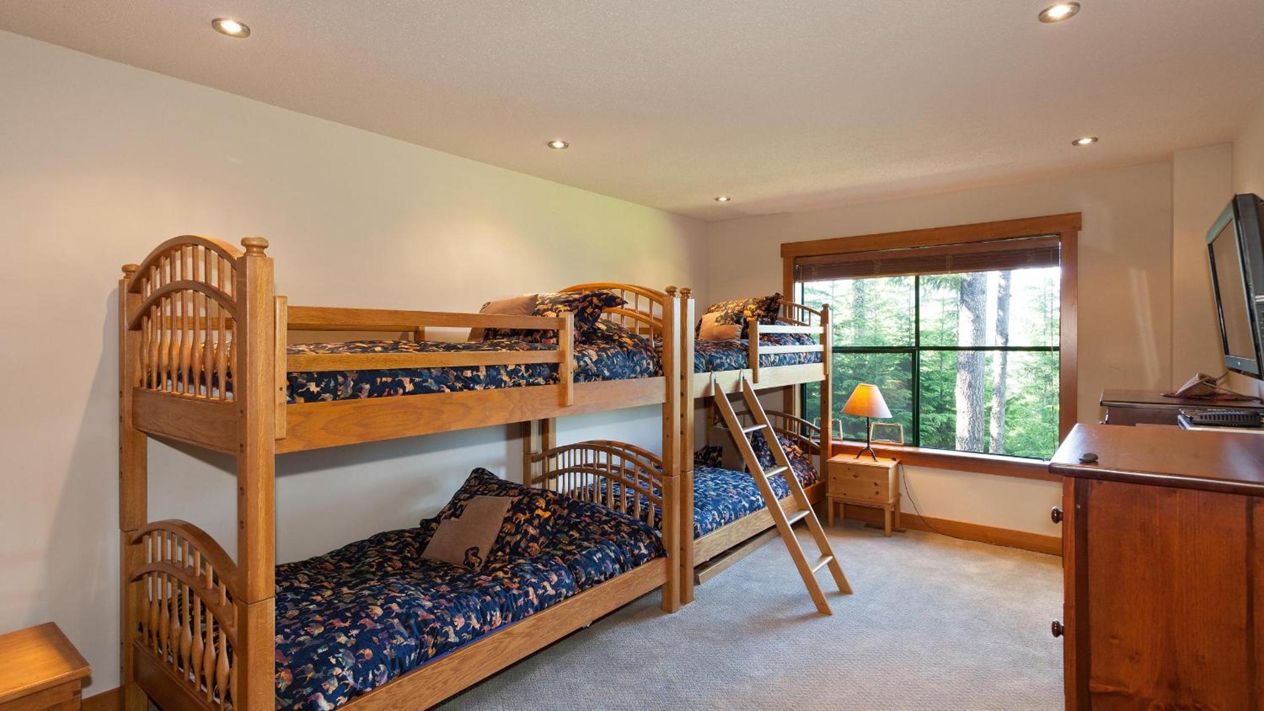 Northern Lights 15 | Family-Sized Townhome w/ Sunken Hot Tub, Fireplace & Media Den