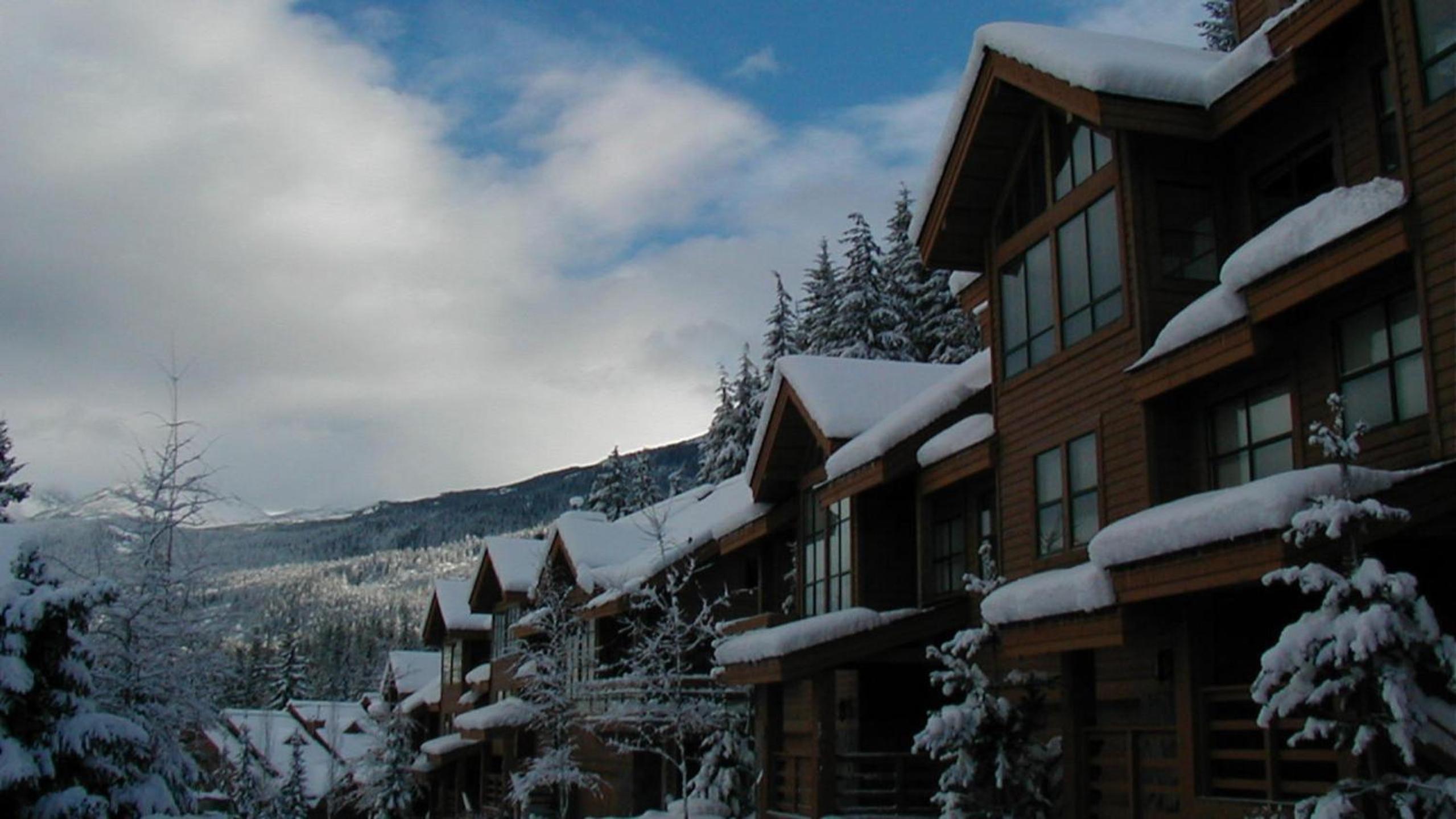 Northern Lights 15 | Family-Sized Townhome w/ Sunken Hot Tub, Fireplace & Media Den