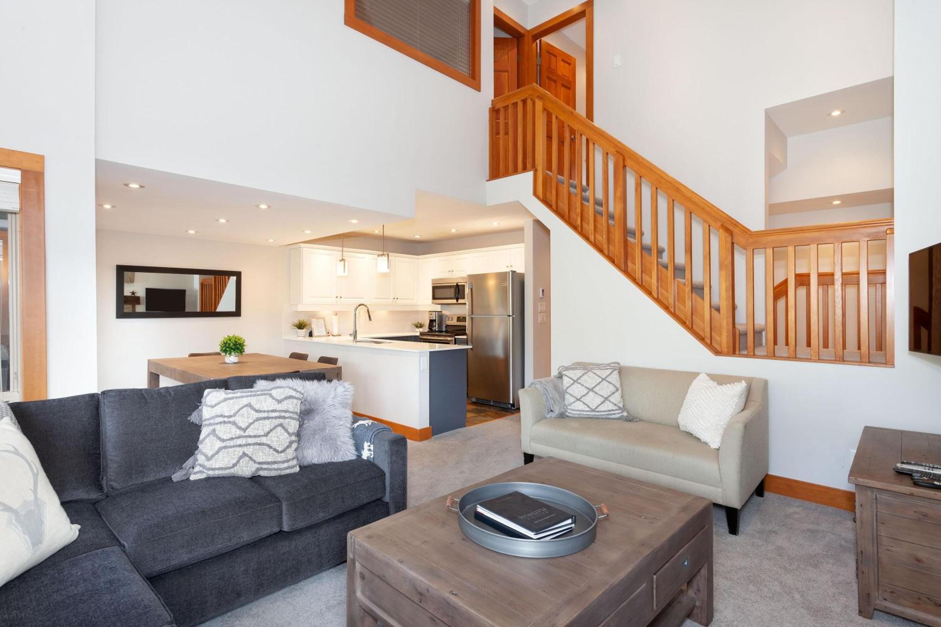 Painted Cliff 25 | Family-sized Ski-In, Ski-Out Townhome w/ Shared Hot Tub & Log Fire