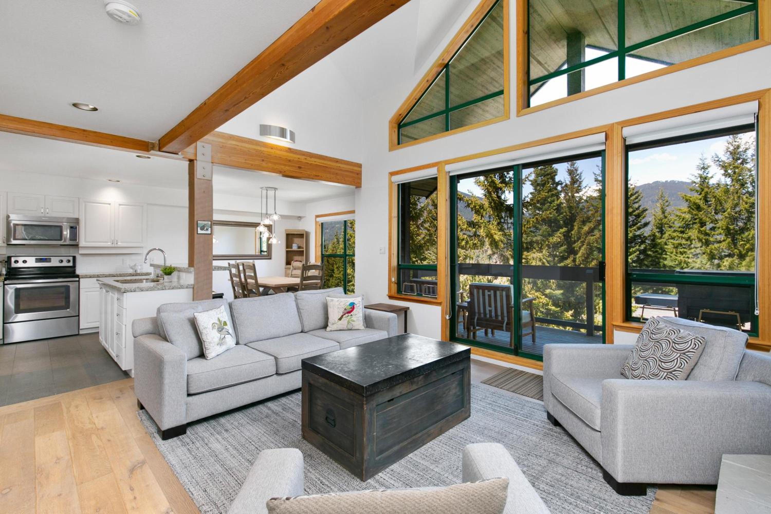 Northern Lights 35 | Spacious Townhome Close to Village with Hot Tub, Mountain View & Garage Parking