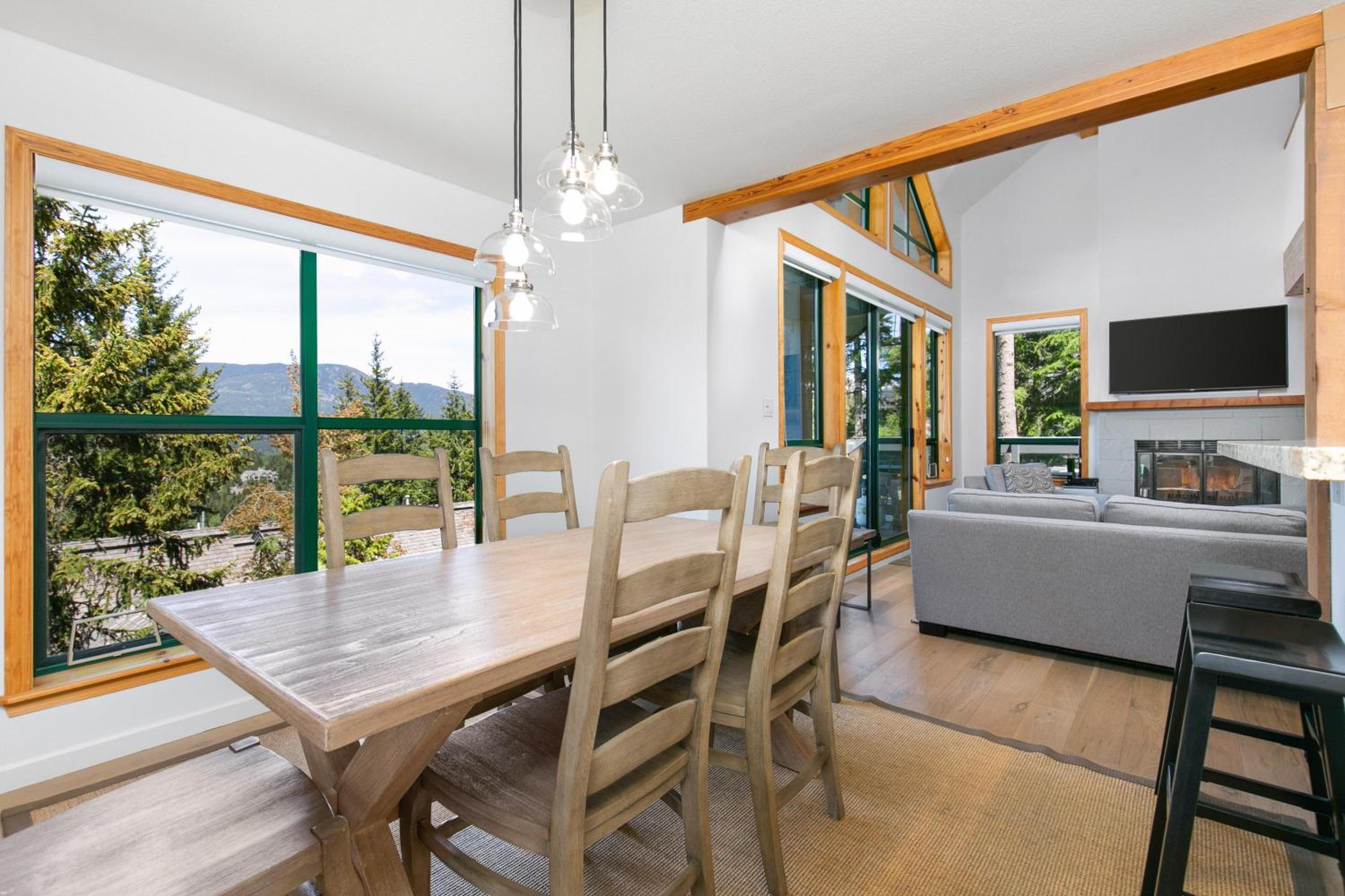 Northern Lights 35 | Spacious Townhome Close to Village with Hot Tub, Mountain View & Garage Parking