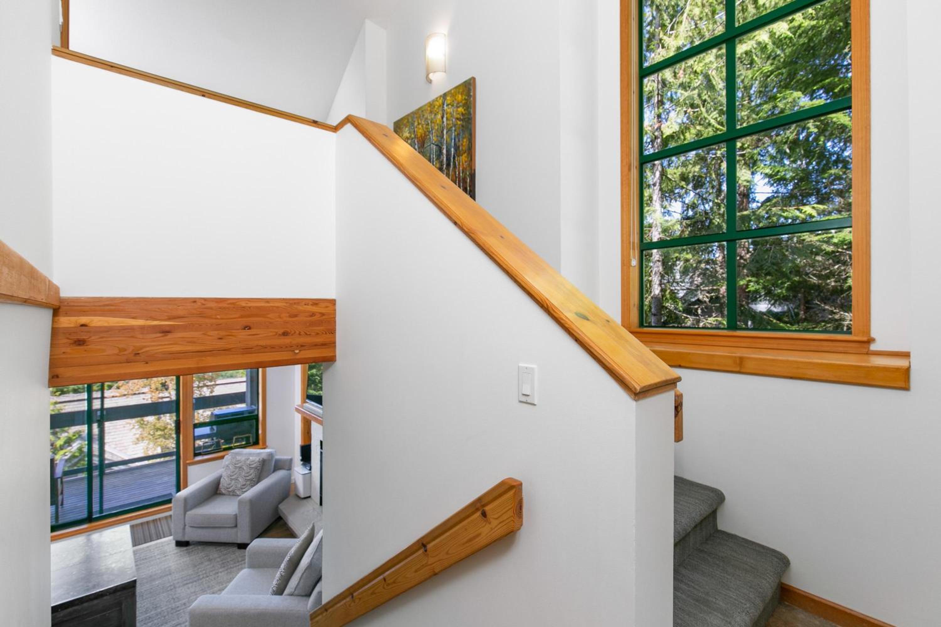 Northern Lights 35 | Spacious Townhome Close to Village with Hot Tub, Mountain View & Garage Parking