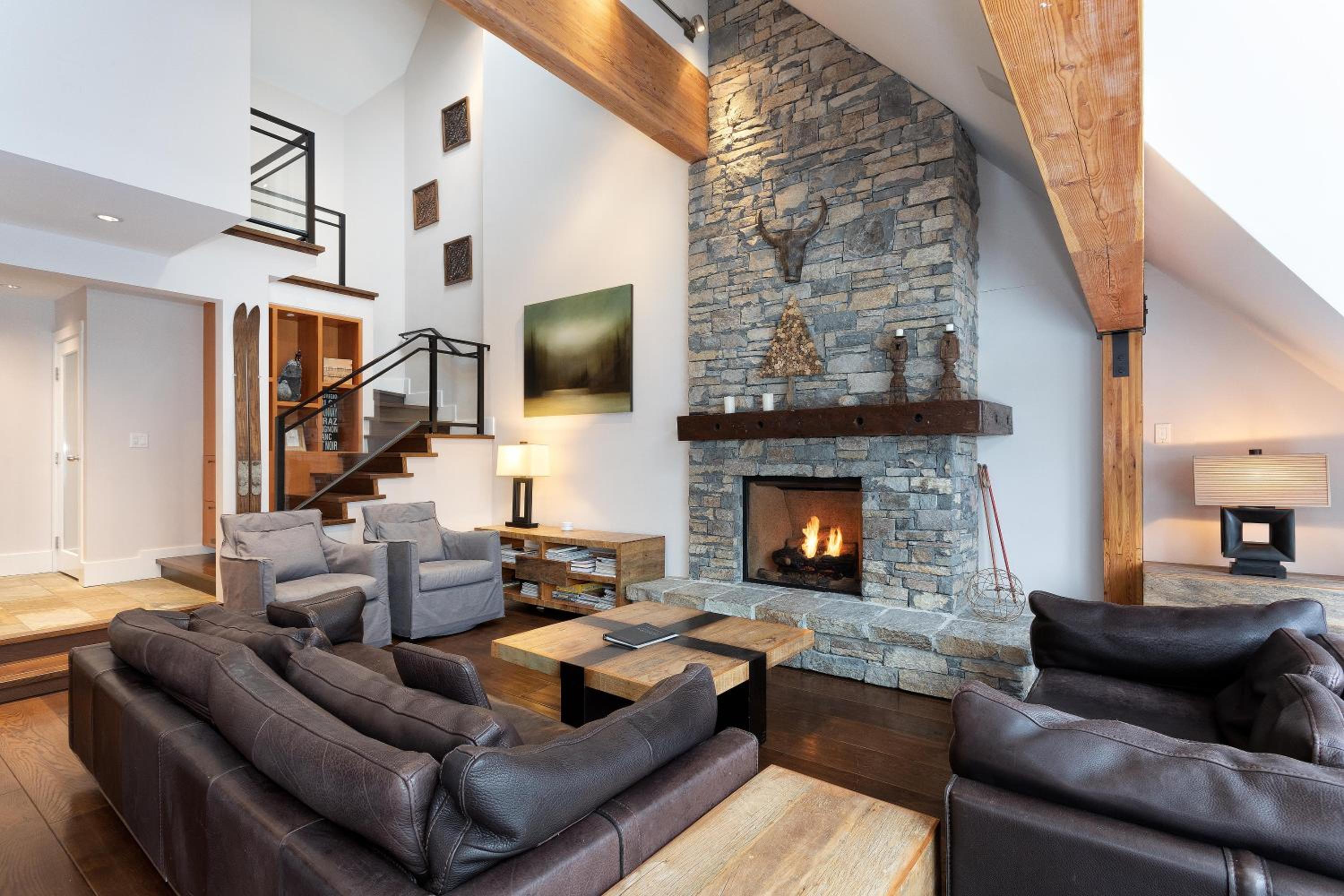 Pinnacle Ridge 21 | Family Townhome w/ Prime Ski Access, Hot Tub, 2 Living Rooms & Fireplace