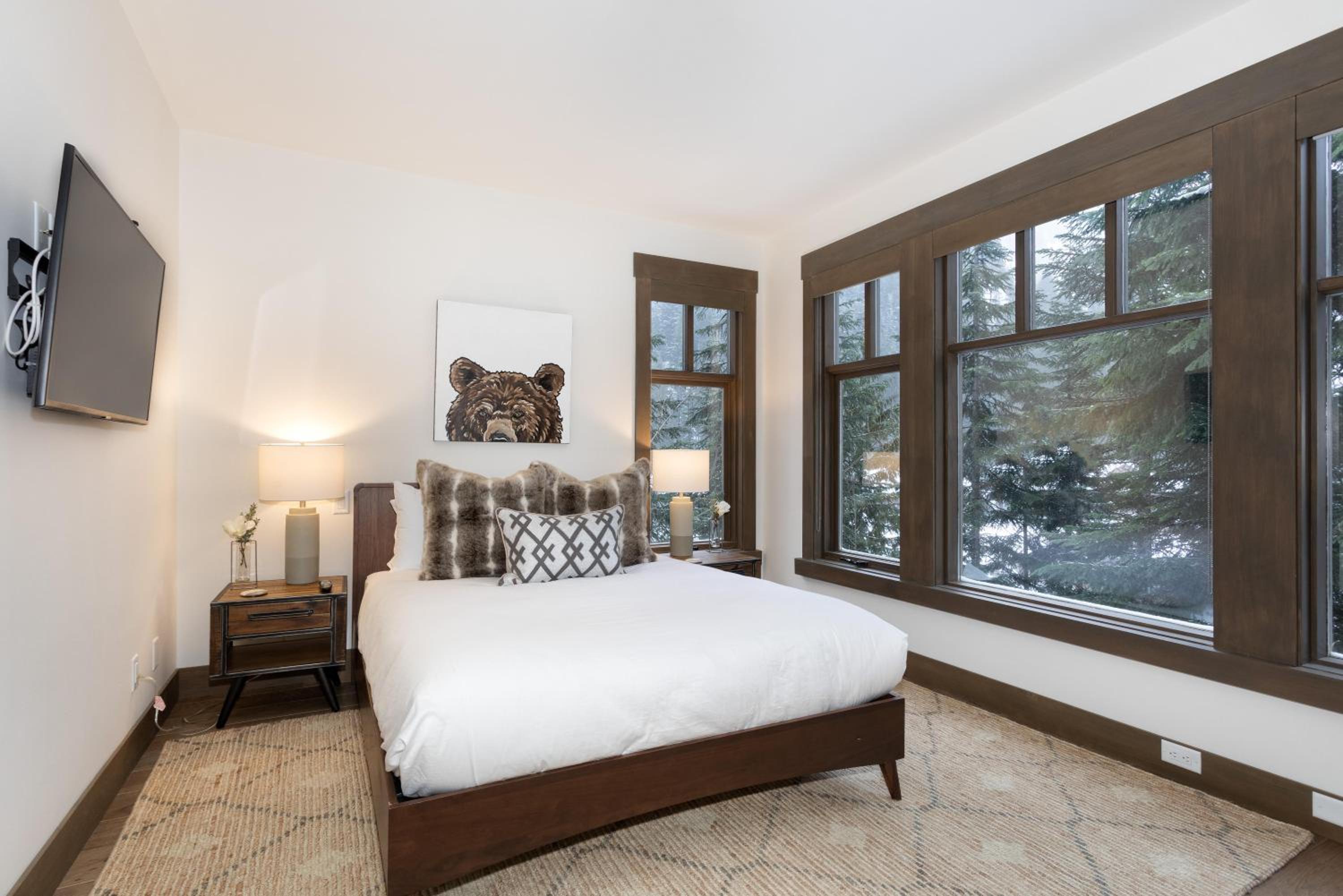 Taluswood The Heights 6 | Beautifully Updated Chalet w/ Private Hot Tub, Slopeside View, Parking
